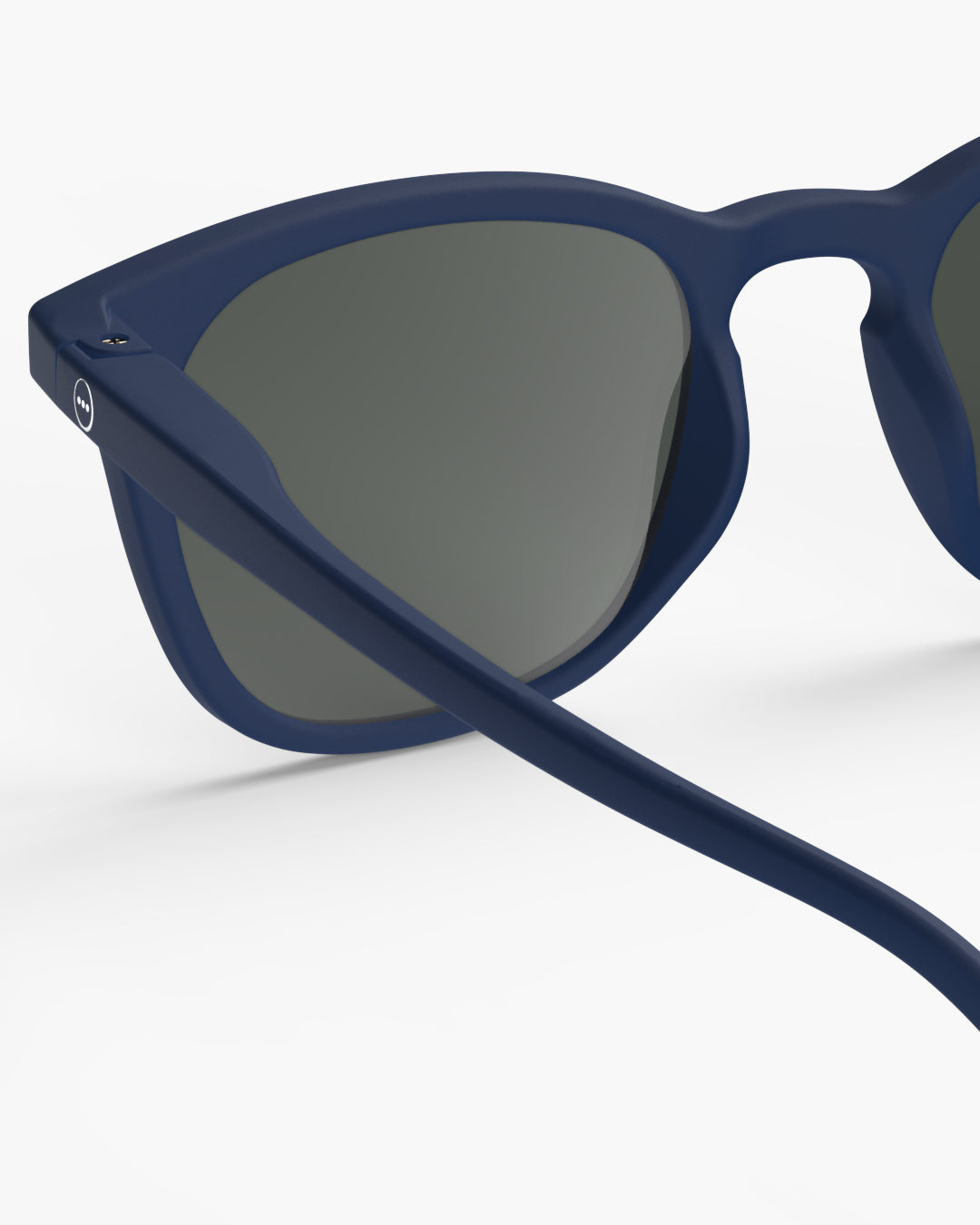 izipizi-junior-sun-e-navy-blue-lunettes-de-soleil-enfant-bleu-marine-100-uv image 4