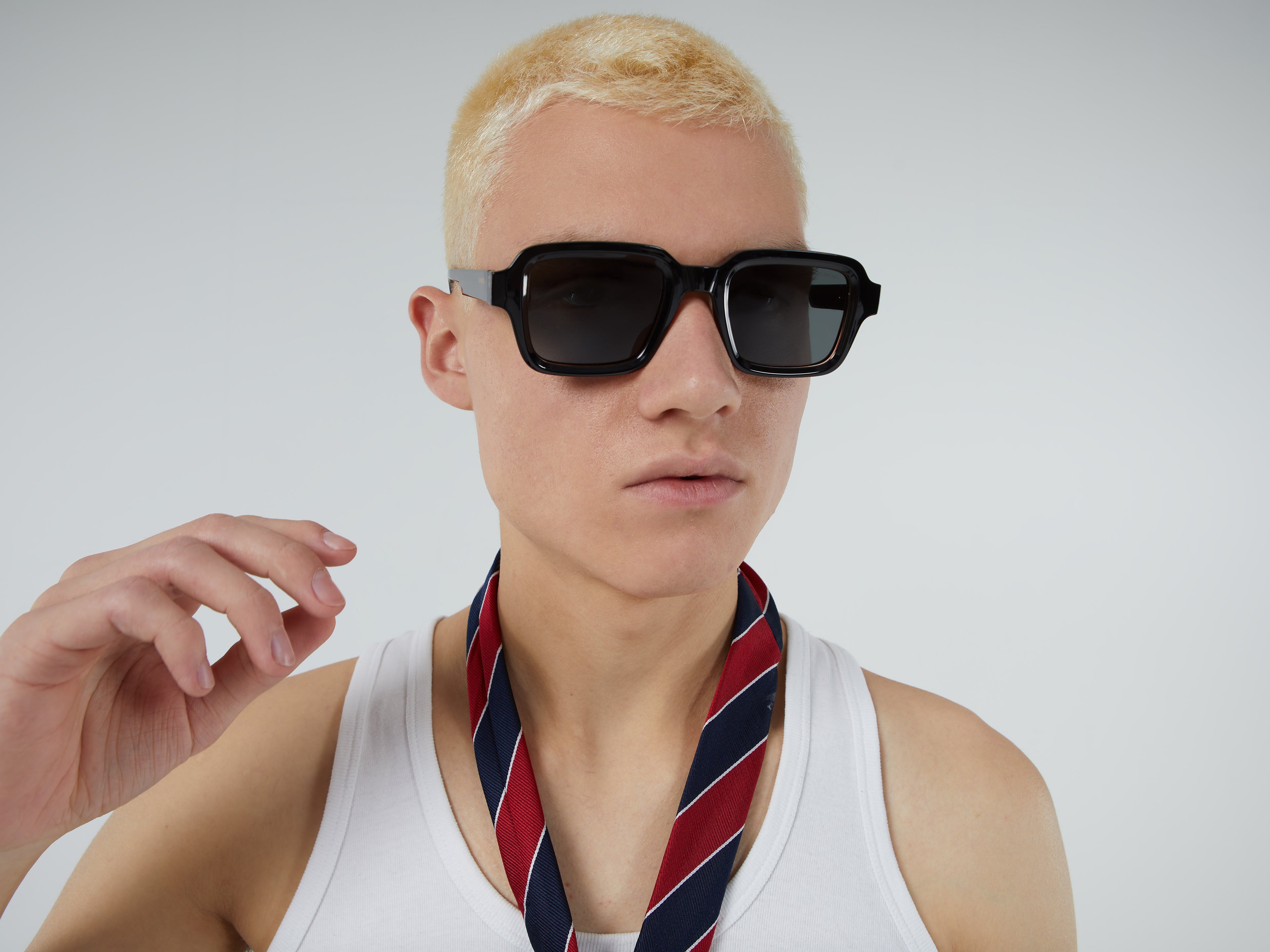 komono-lionel-black-tortoise-lunettes-de-soleil-bioplastique image 4
