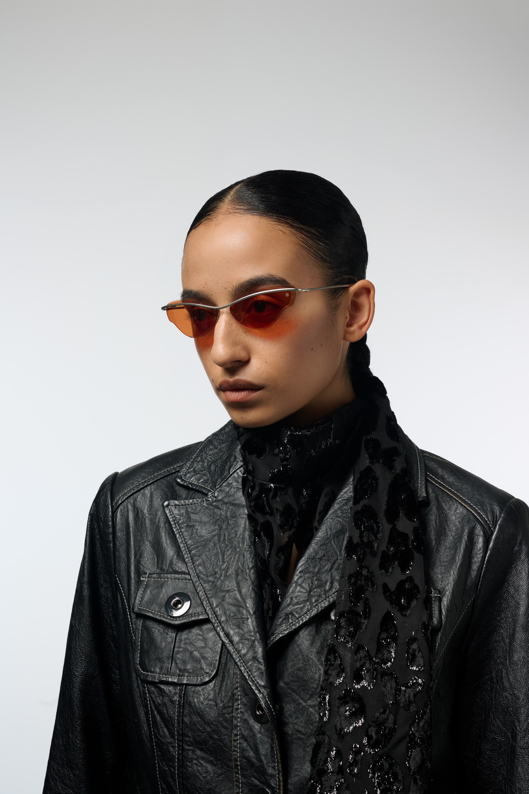 komono-brook-amber-tide-lunettes-de-soleil-acier-inoxydable image 5