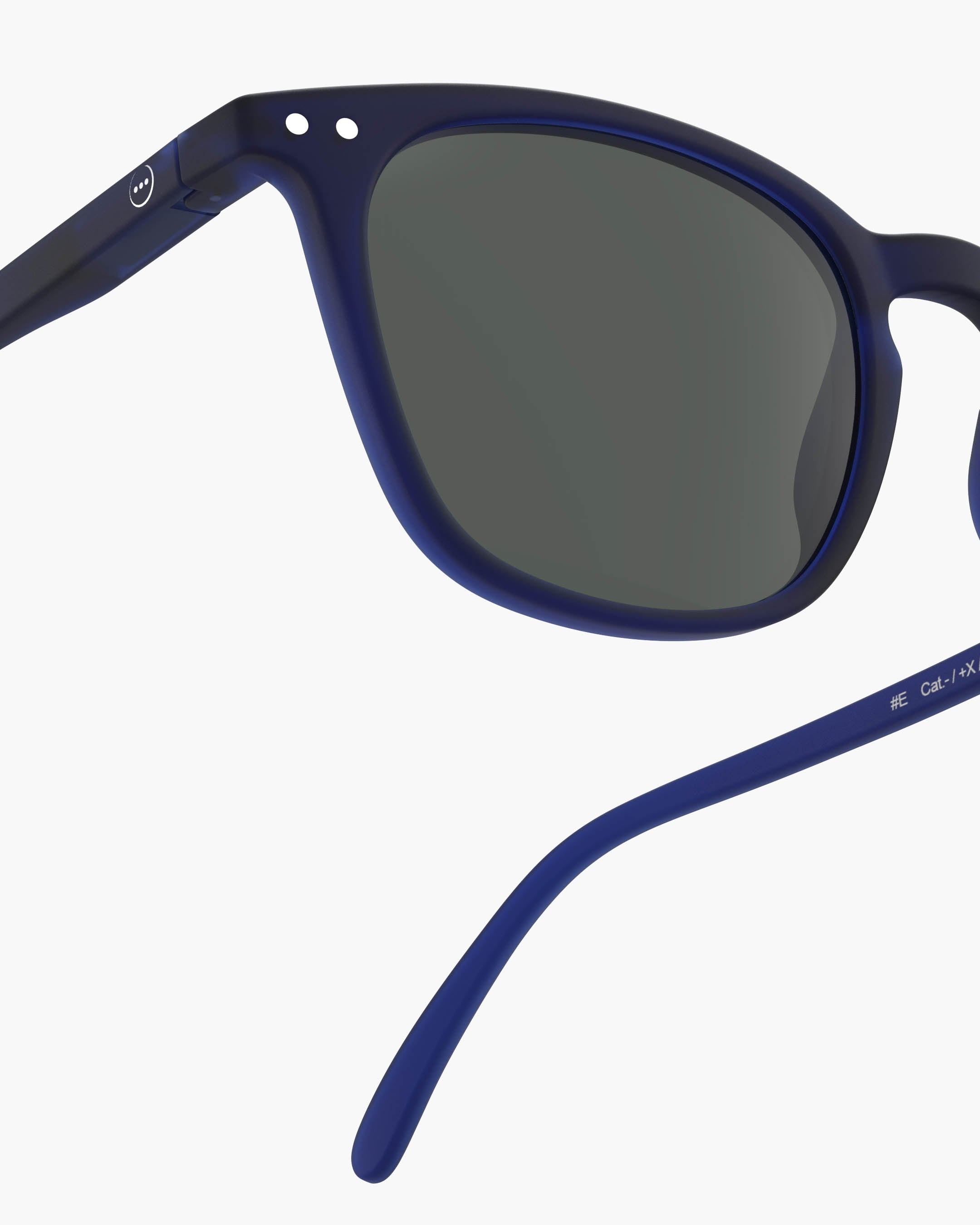 izipizi-duo-mini-me-lunettes-de-soleil-e-adulte-midnight-blue-et-enfant-navy-blu image 7