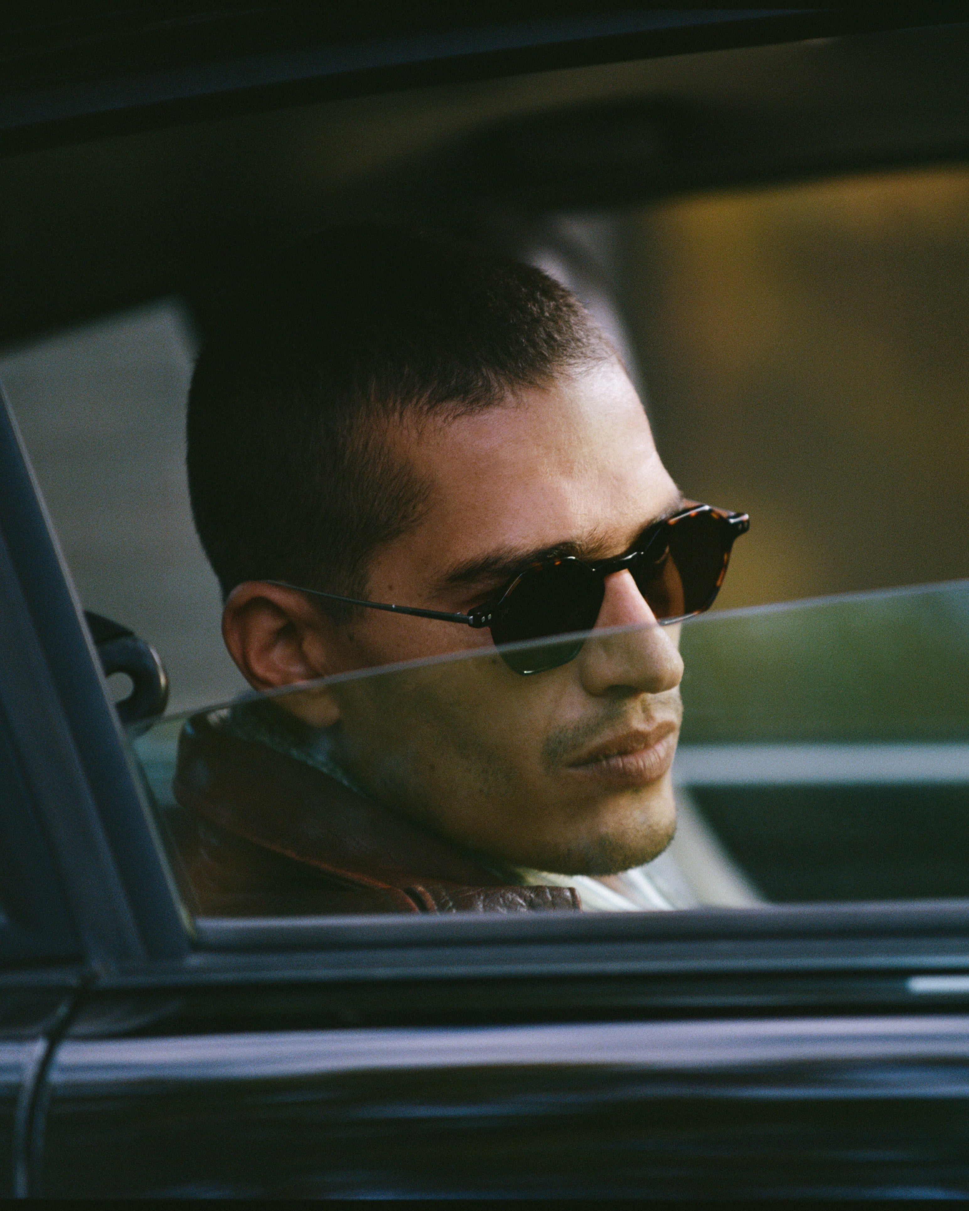 jimmy-fairly-la-aziel-lunettes-de-soleil-hexagonales-titane-caille-fonc-e-homme- image 6