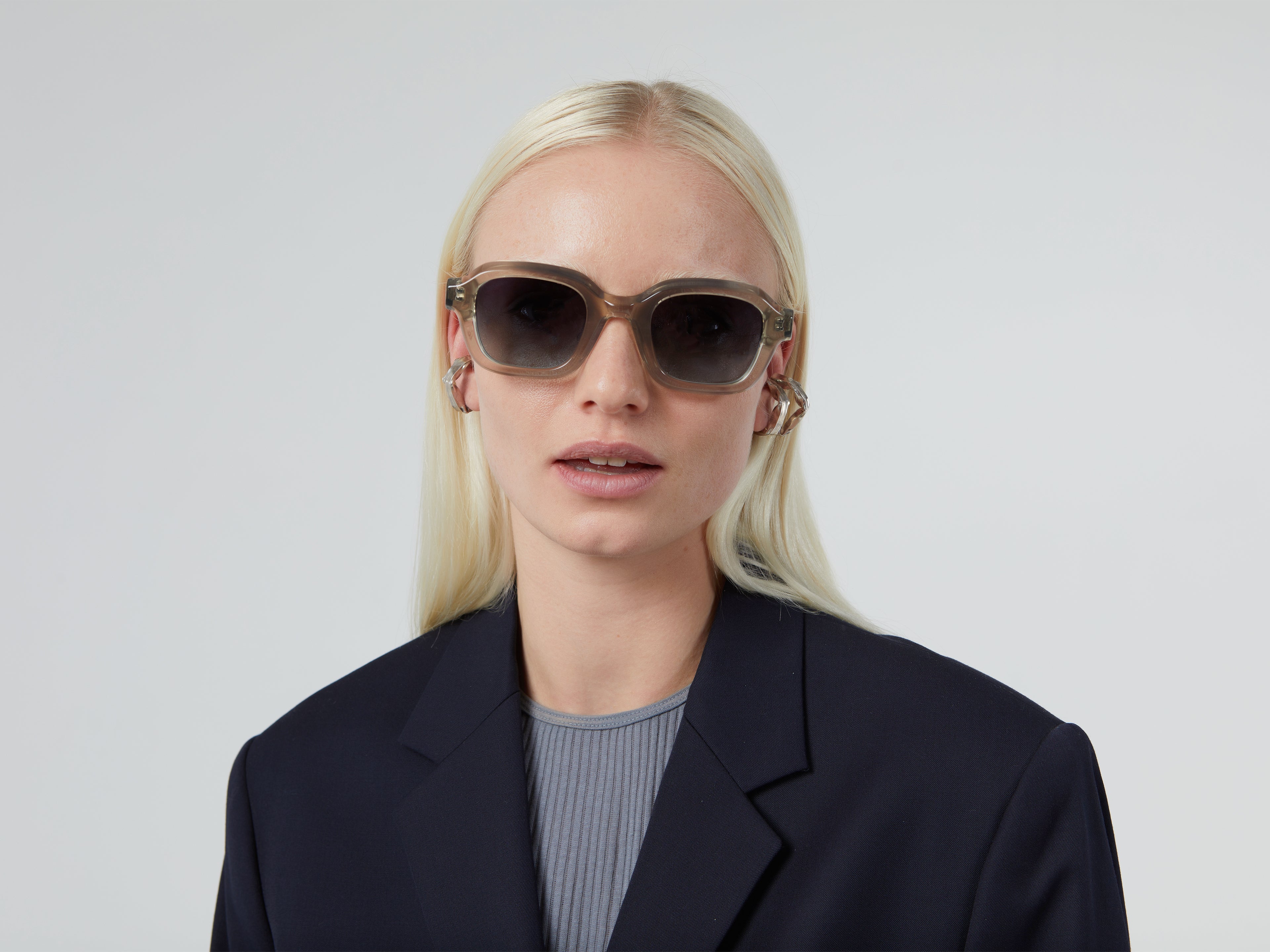 komono-will-ash-lunettes-de-soleil-carr-es-en-ac-tate-cologique-verres-polaris-s image 3