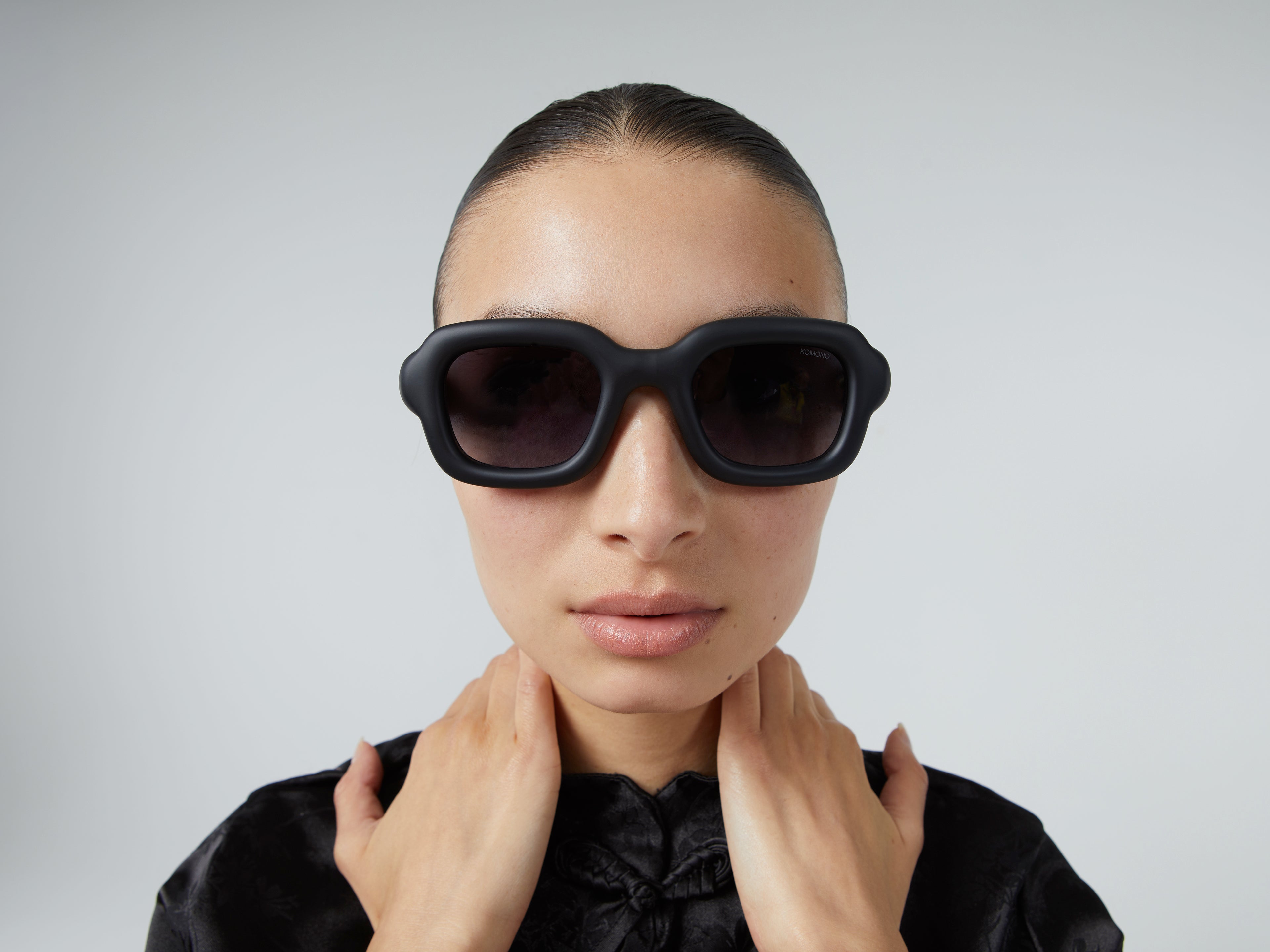 komono-miles-carbon-lunettes-de-soleil-noir-en-bioplastique-uv100 image 4