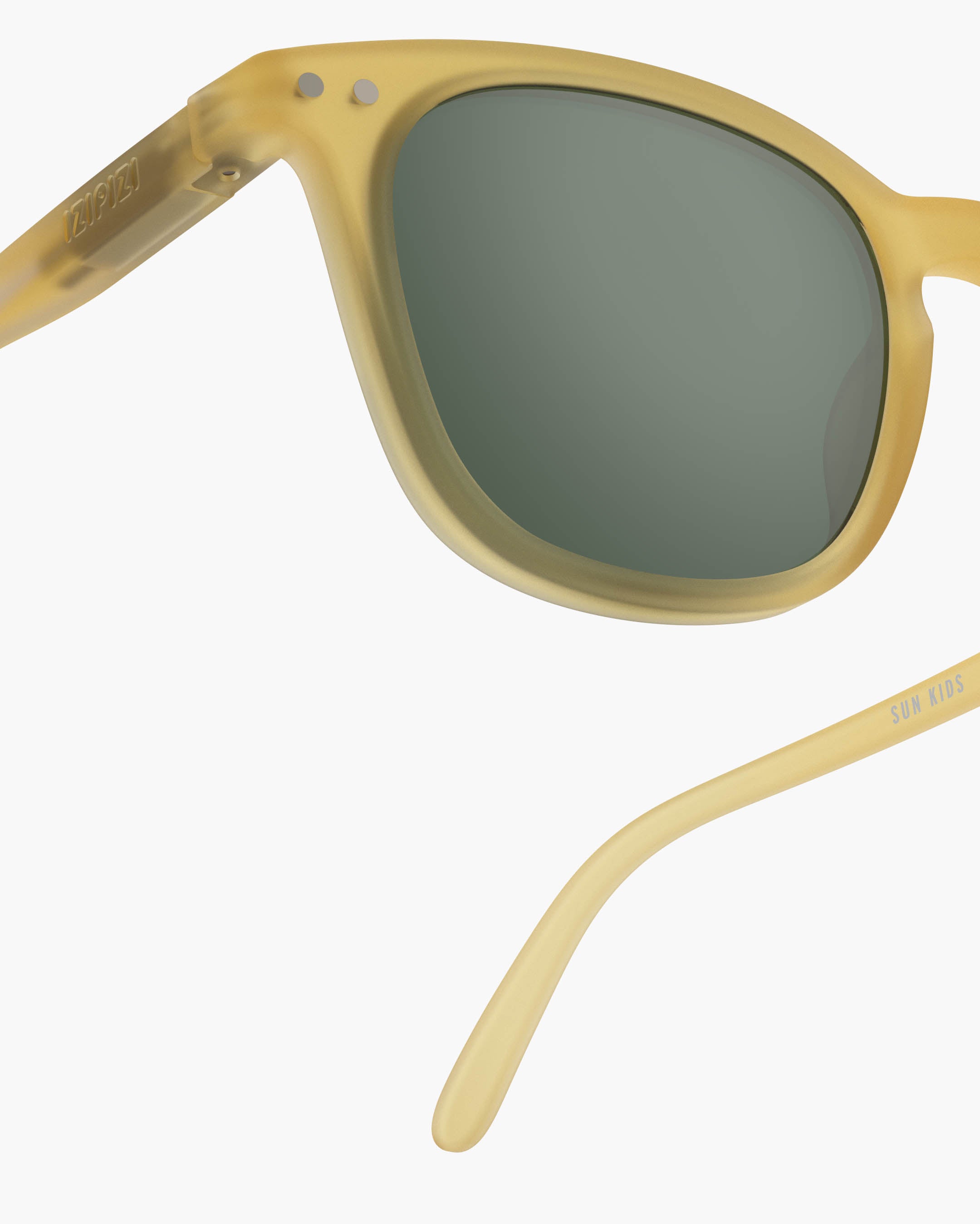 izipizi-mini-me-e-yellow-honey-duo-lunettes-de-soleil-adulte-et-enfant image 7