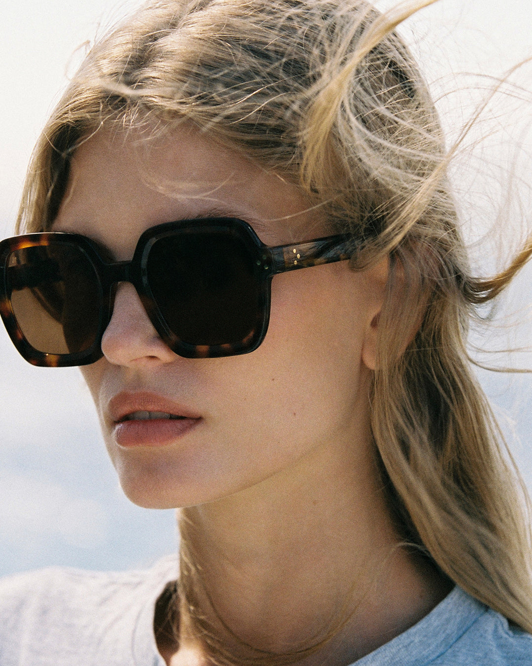 jimmy-fairly-la-loulou-lunettes-de-soleil-femme-carr-es-oversize-ac-tate-caille- image 3