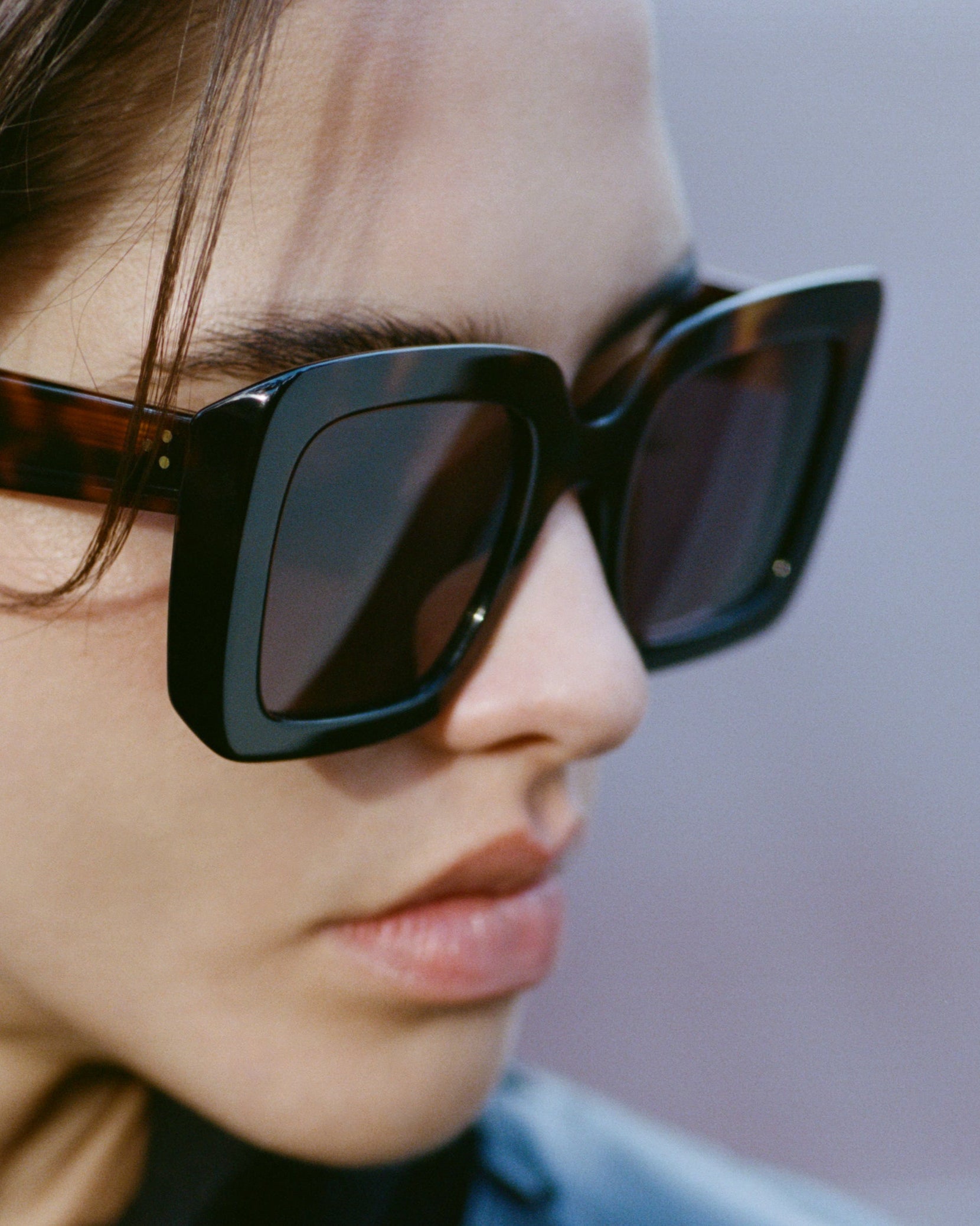 jimmy-fairly-la-bruma-lunettes-de-soleil-carr-es-oversize-ac-tate-caille-fonc-e- image 5