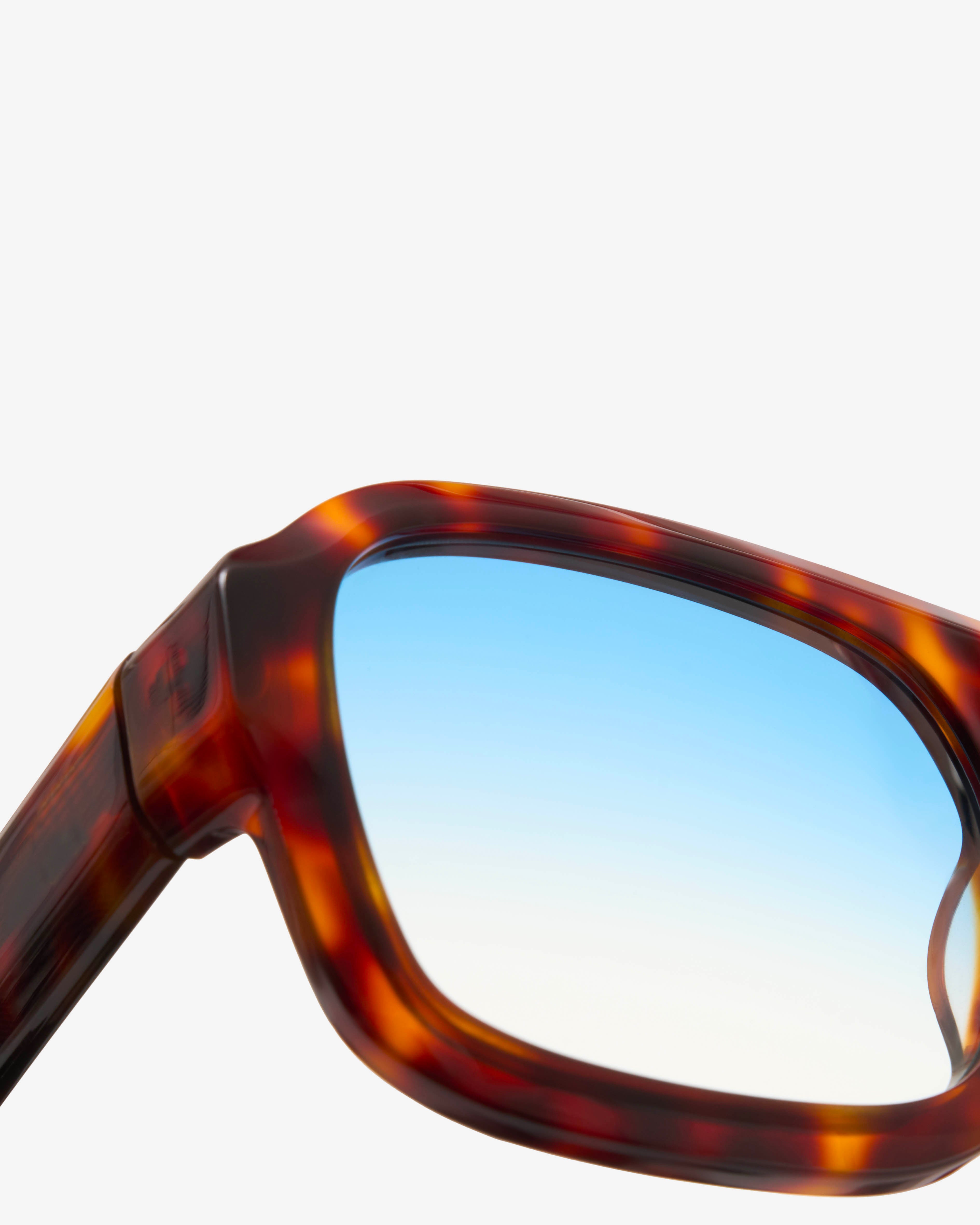 le-petit-lunetier-beaurivage-bleu-caille-lunettes-de-soleil-oversize-en-ac-tate- image 4