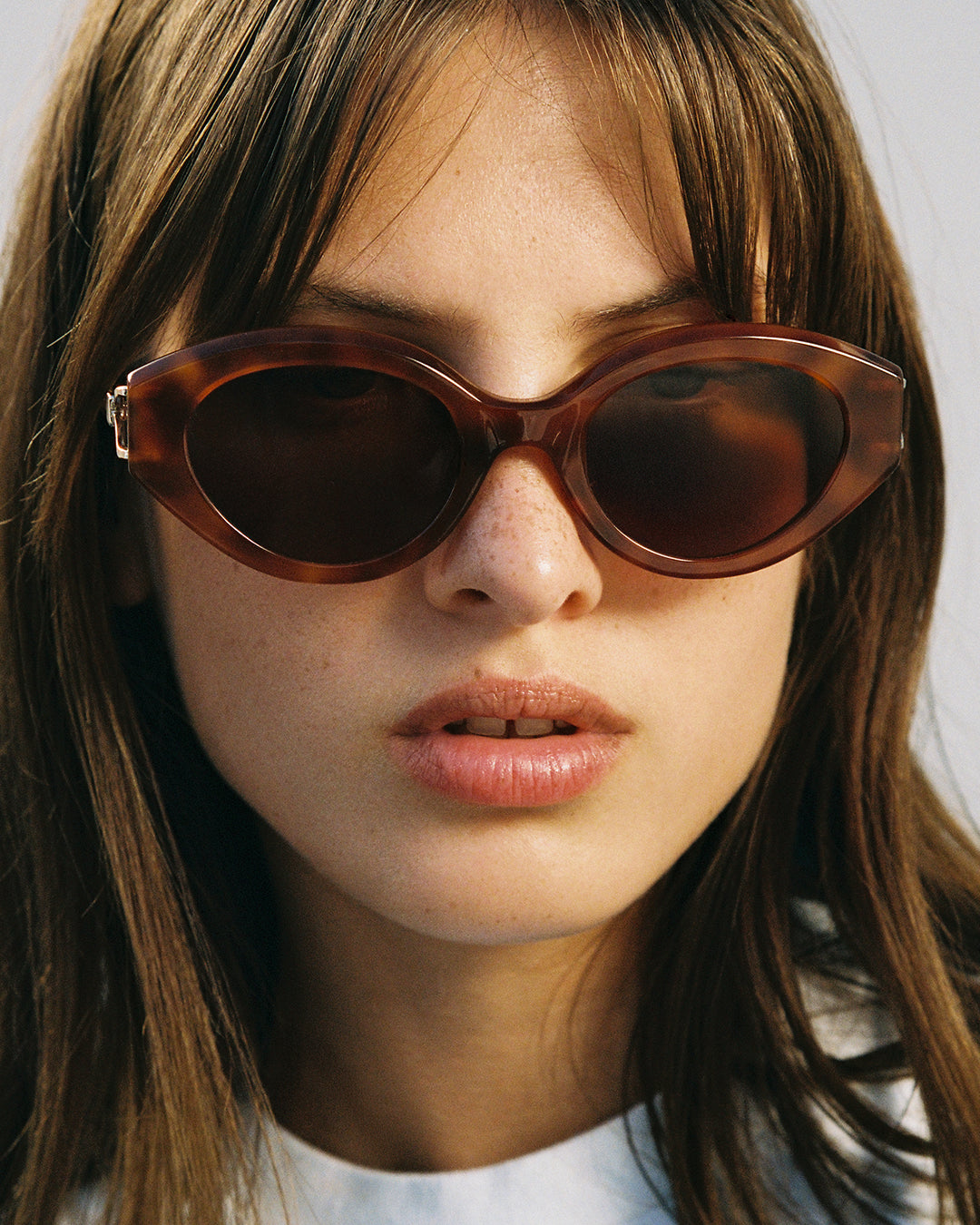 jimmy-fairly-la-luzia-lunettes-de-soleil-ovales-l-g-res-en-ac-tate-et-acier-inox image 2