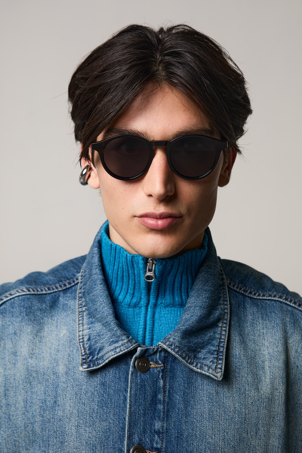 komono-archie-tortoise-black-lunettes-de-soleil-rondes-ac-tate-cologique-polaris image 5