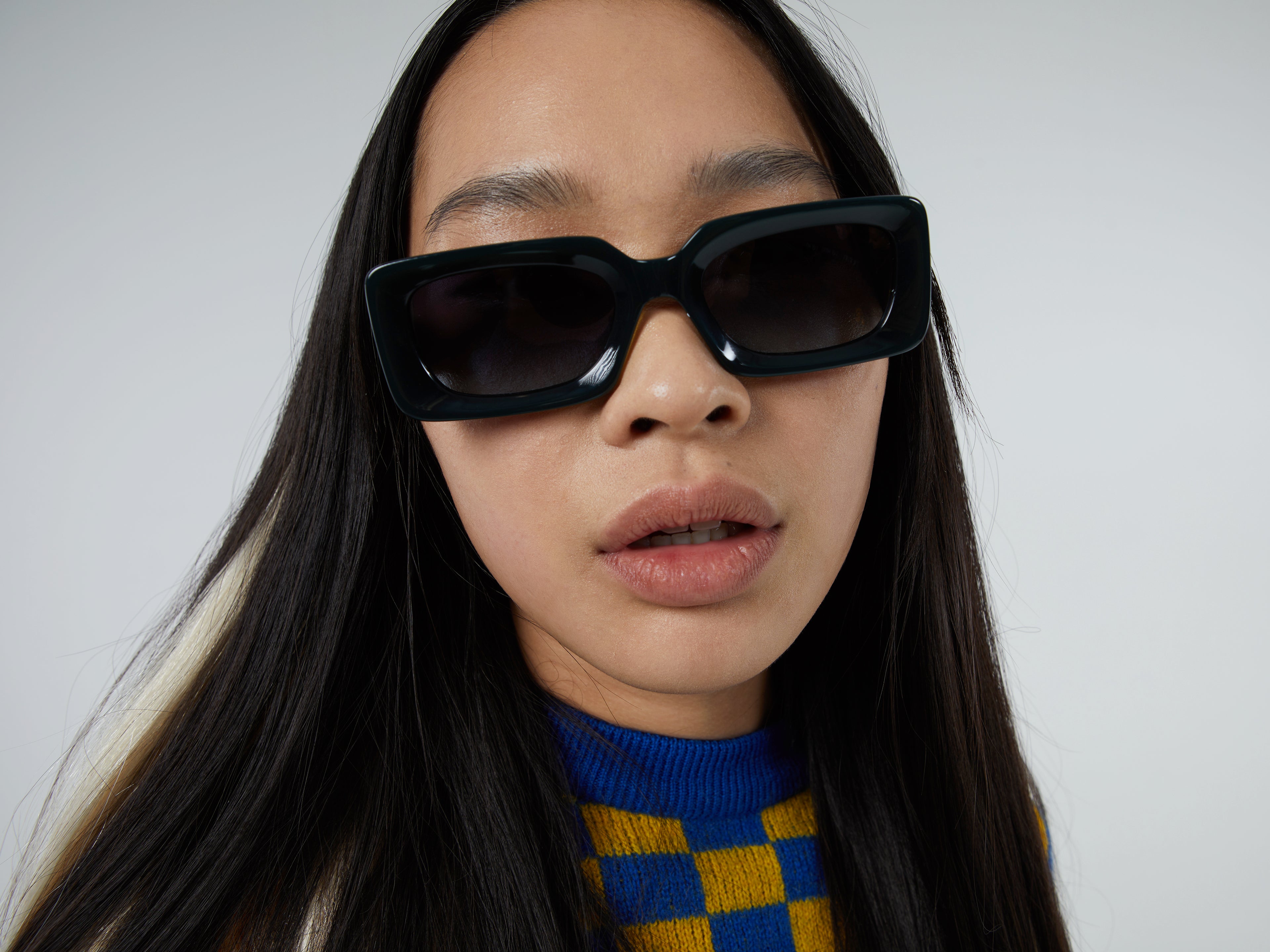 komono-o-black-sage-lunettes-de-soleil-carr-es-unisexes-komono-x-tom-eerebout image 5