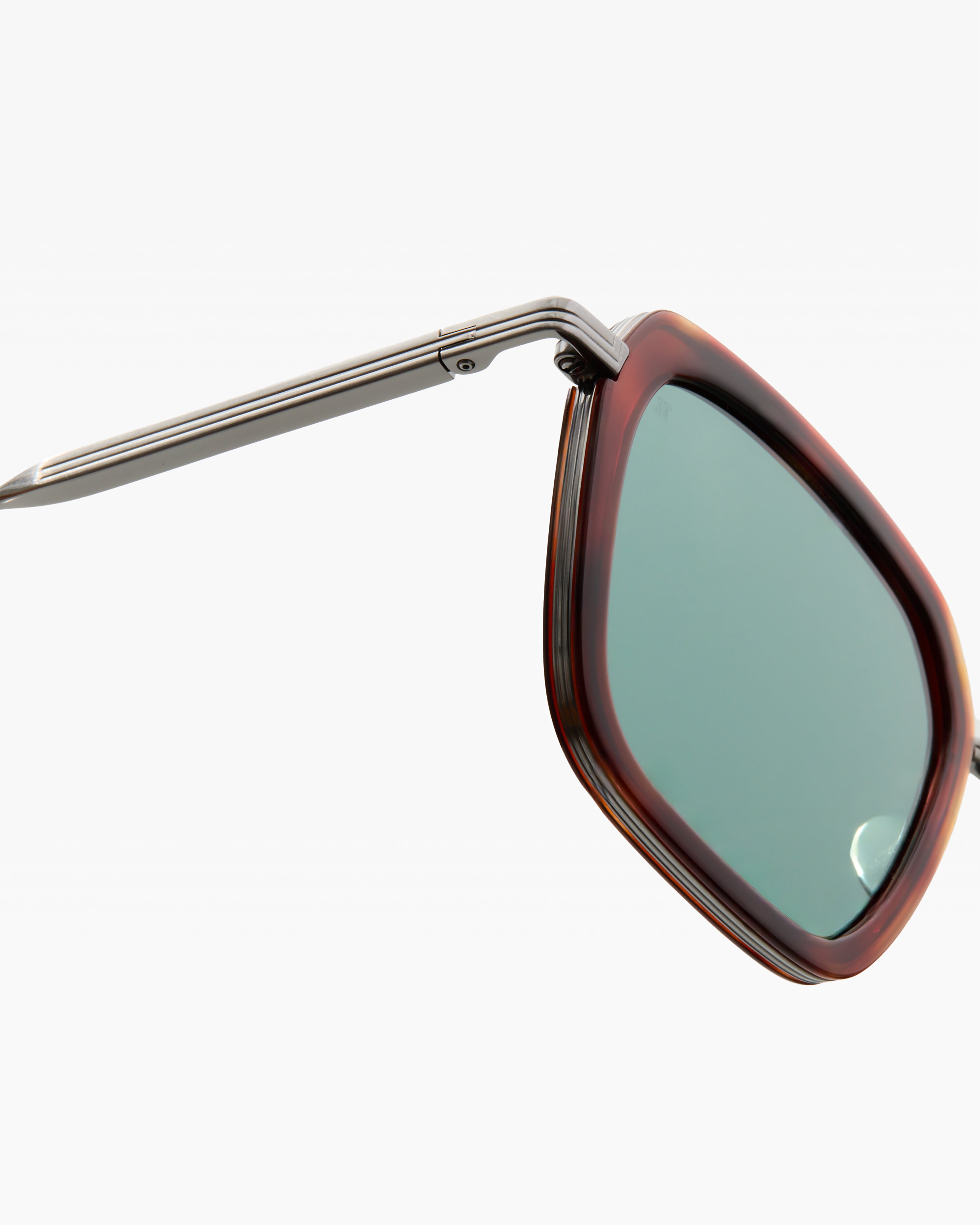 jimmy-fairly-la-paros-lunettes-de-soleil-carr-es-titane-et-ac-tate-argent-es-hom image 3