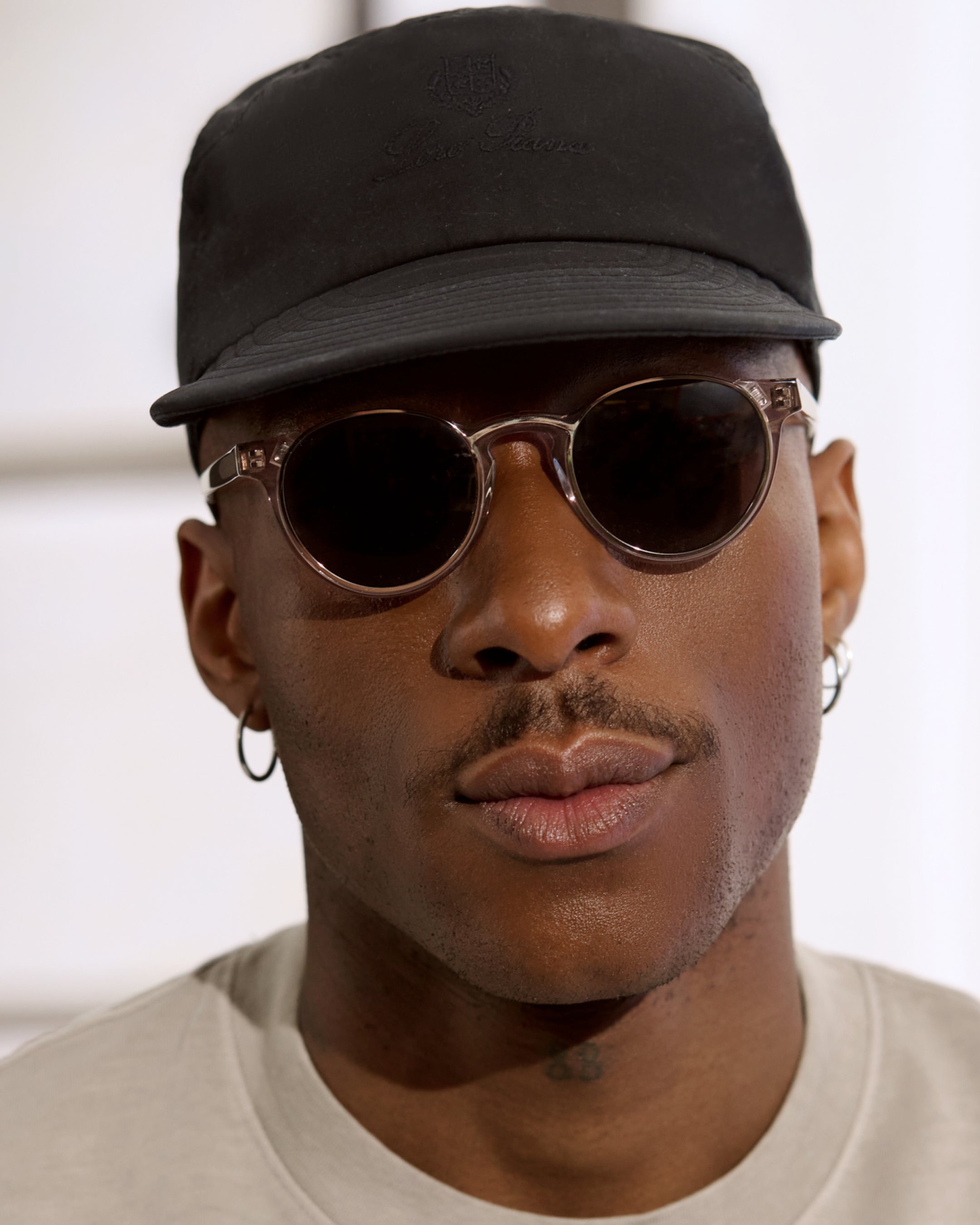 jimmy-fairly-la-e-001-lunettes-de-soleil-rondes-grises-titane-homme-m image 3