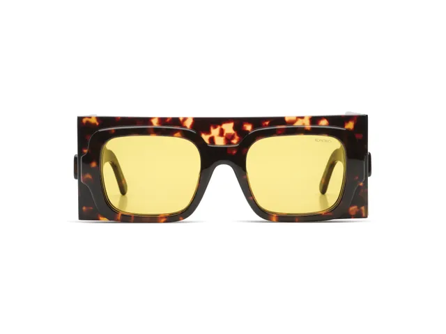komono-victoria-lebrun-tortoise-lunettes-de-soleil-collab-rafaa image 1