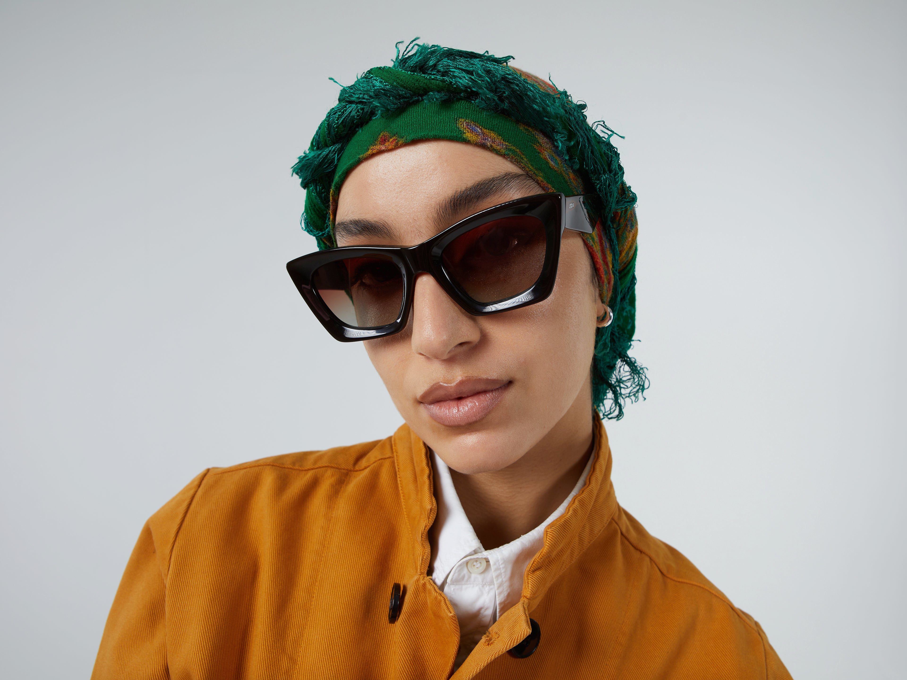 komono-m-black-bronze-x-tom-eerebout-lunettes-de-soleil-il-de-chat-unisexes-blaz image 4