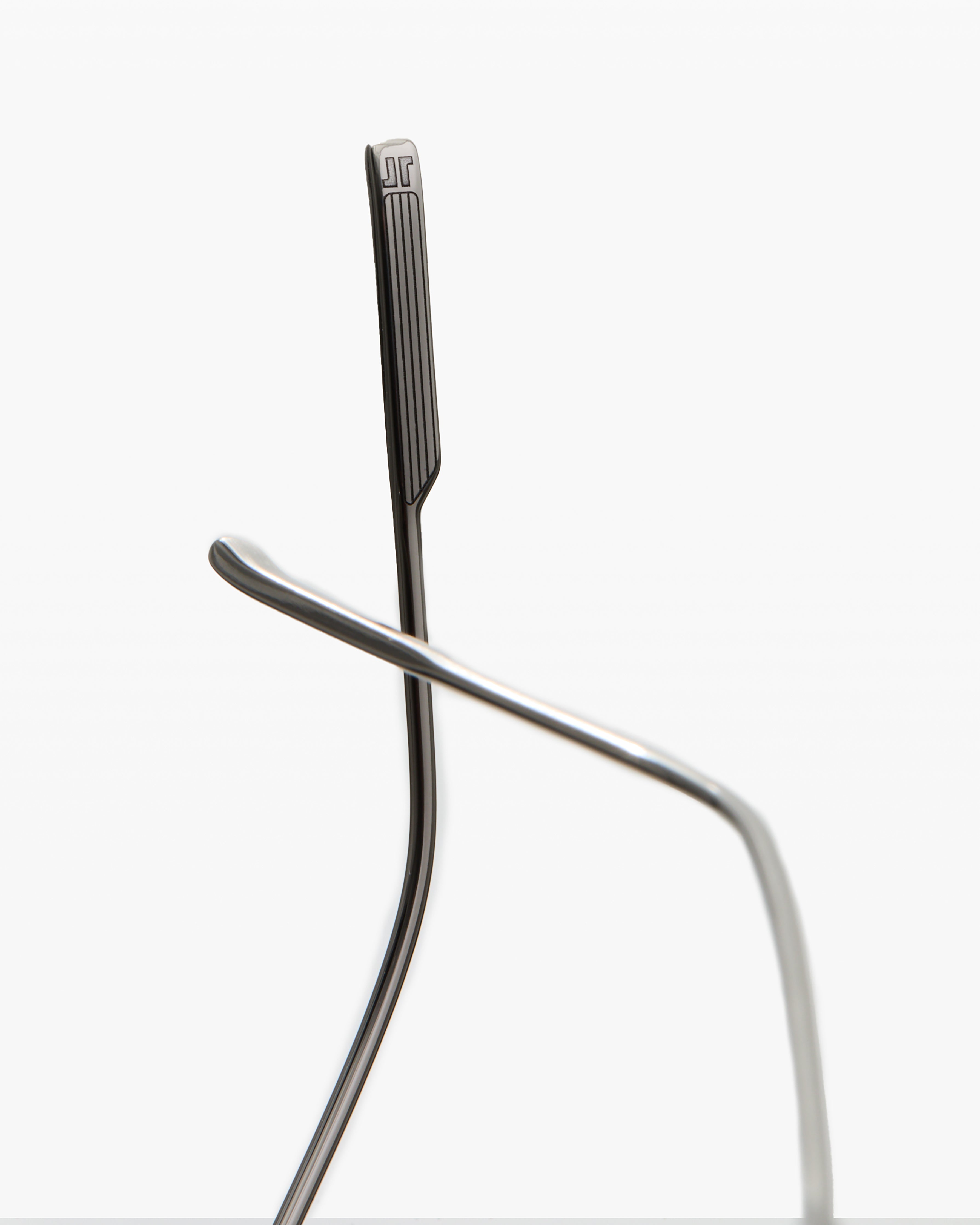 jimmy-fairly-la-paros-lunettes-de-soleil-carr-es-titane-et-ac-tate-argent-es-hom image 6