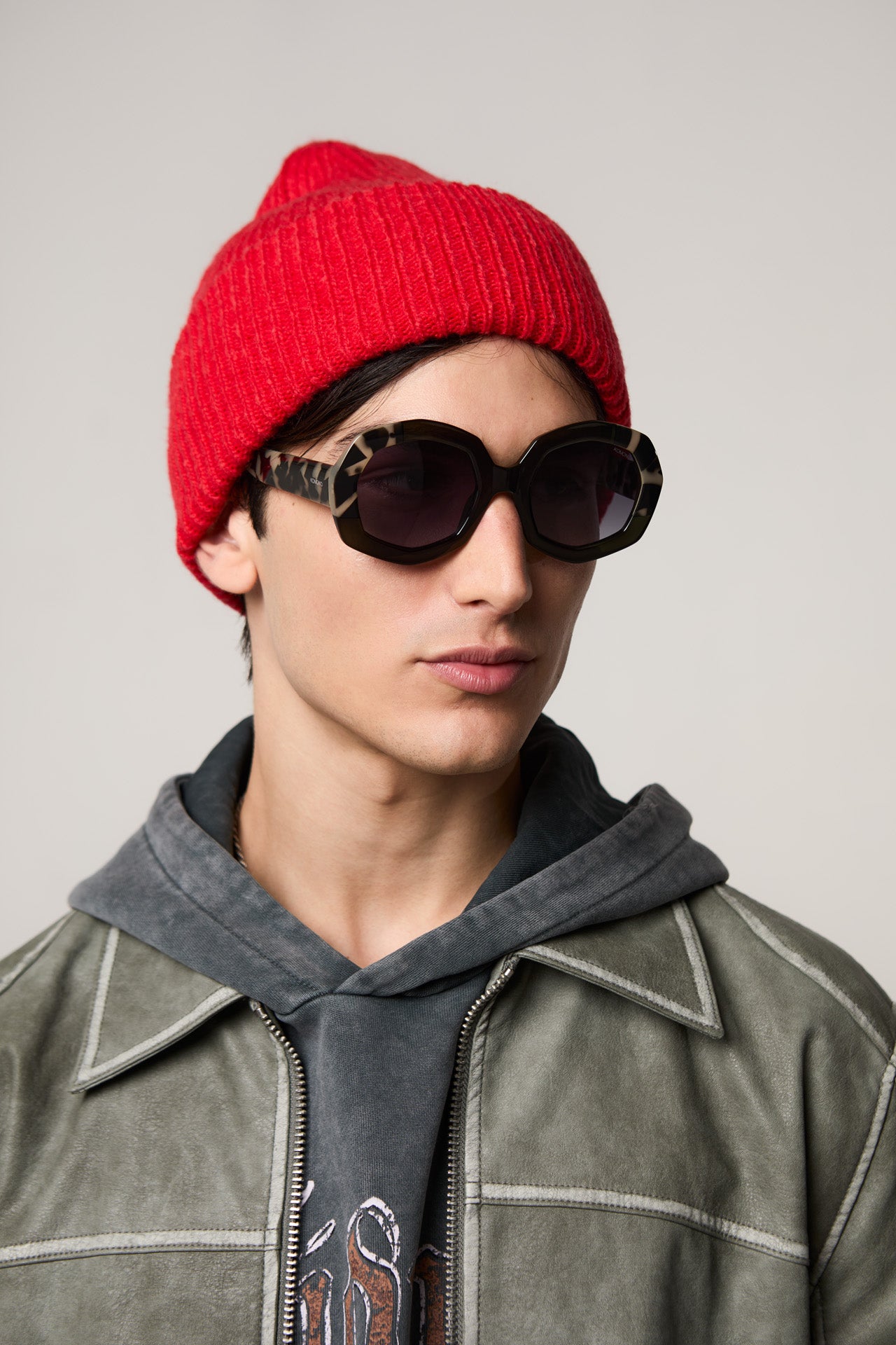 komono-amy-emerald-bobcat-lunettes-de-soleil-octogonales-en-nylon-bio-verres-ver image 5