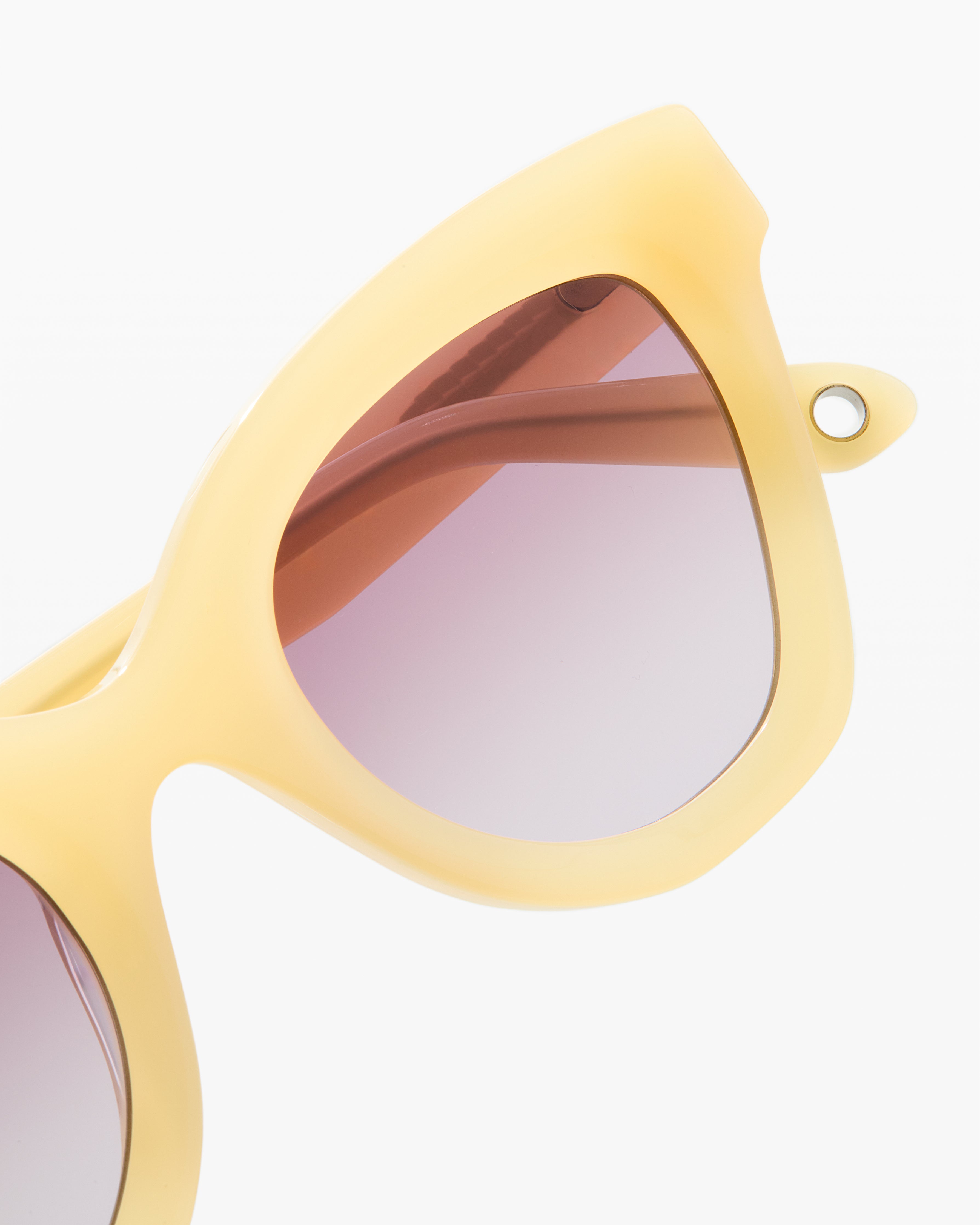 jimmy-fairly-la-naia-lunettes-de-soleil-papillon-femme image 2