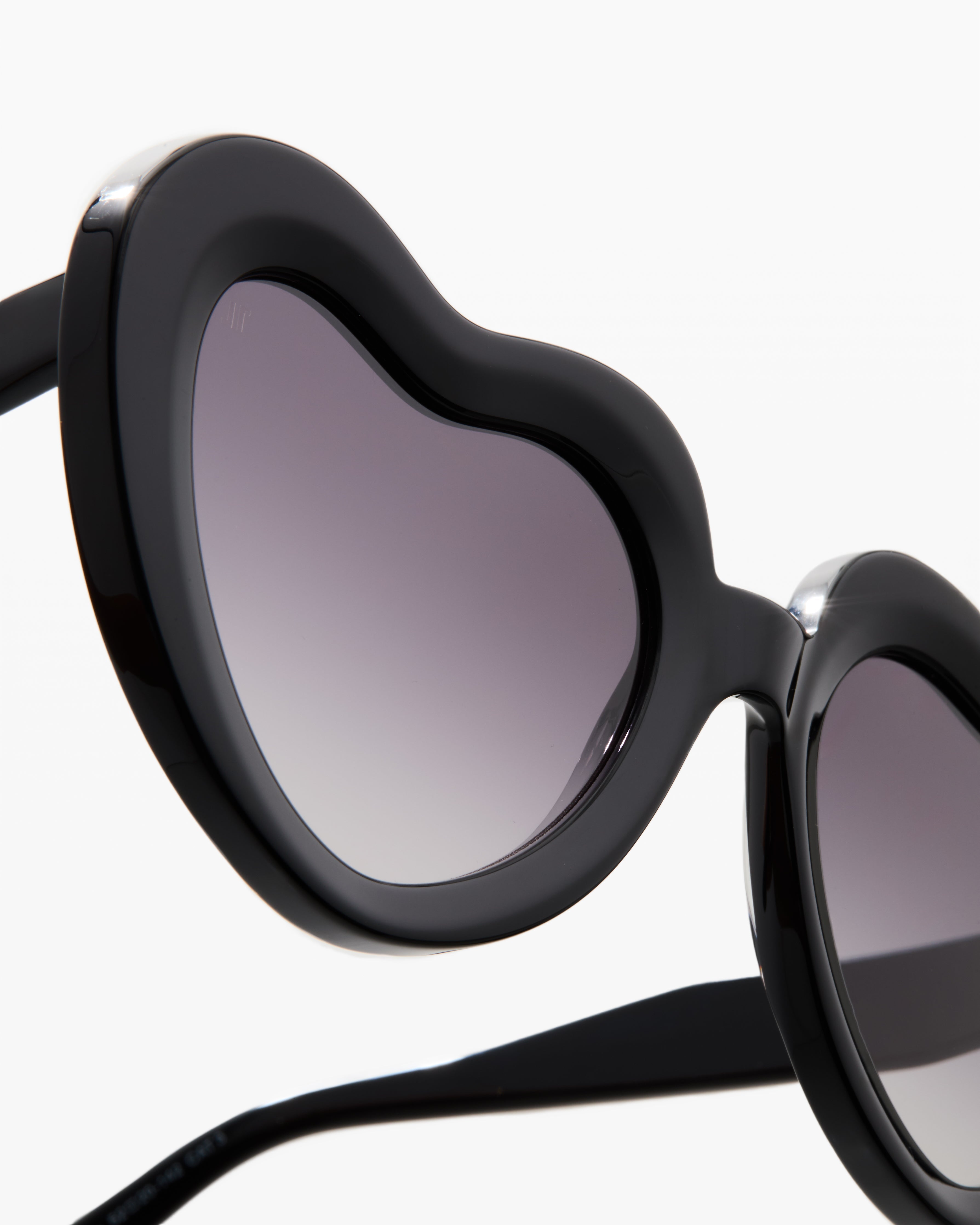 jimmy-fairly-la-coeur-lunettes-de-soleil-c-ur-en-ac-tate-de-cellulose-noir-overs image 6