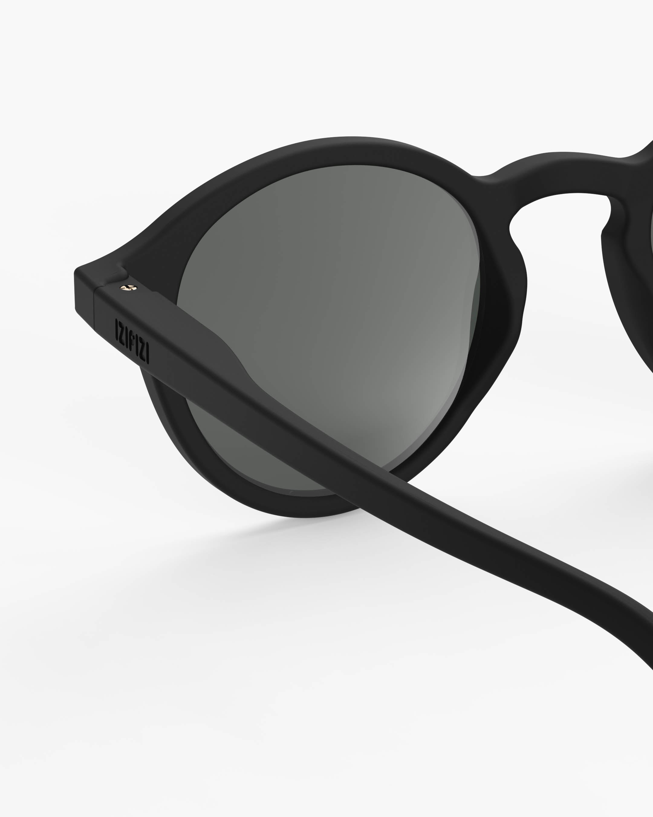 izipizi-child-d-black-polarized-lunettes-de-soleil-enfant-biosourc-es-verres-pol image 4