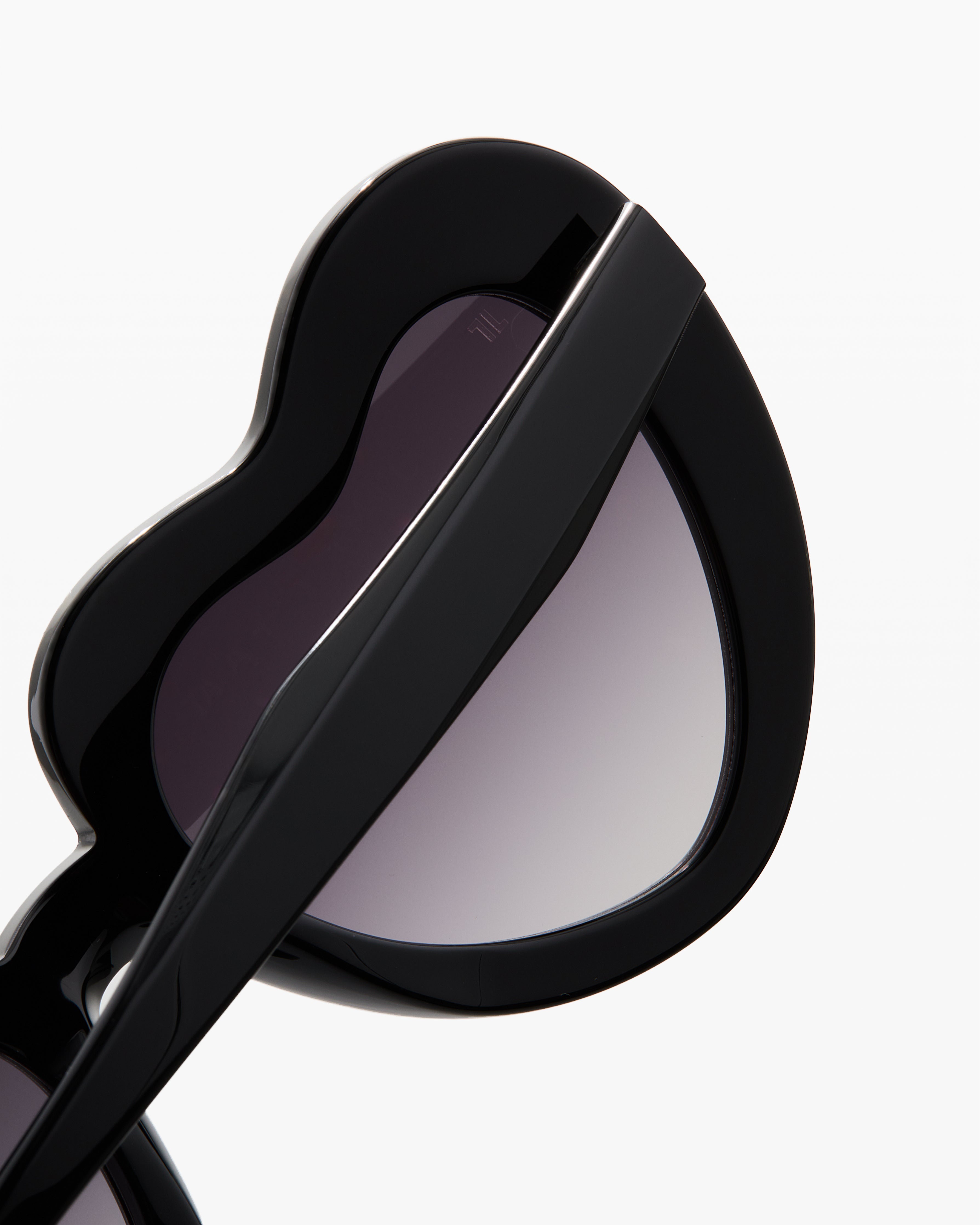 jimmy-fairly-la-coeur-lunettes-de-soleil-c-ur-en-ac-tate-de-cellulose-noir-overs image 7