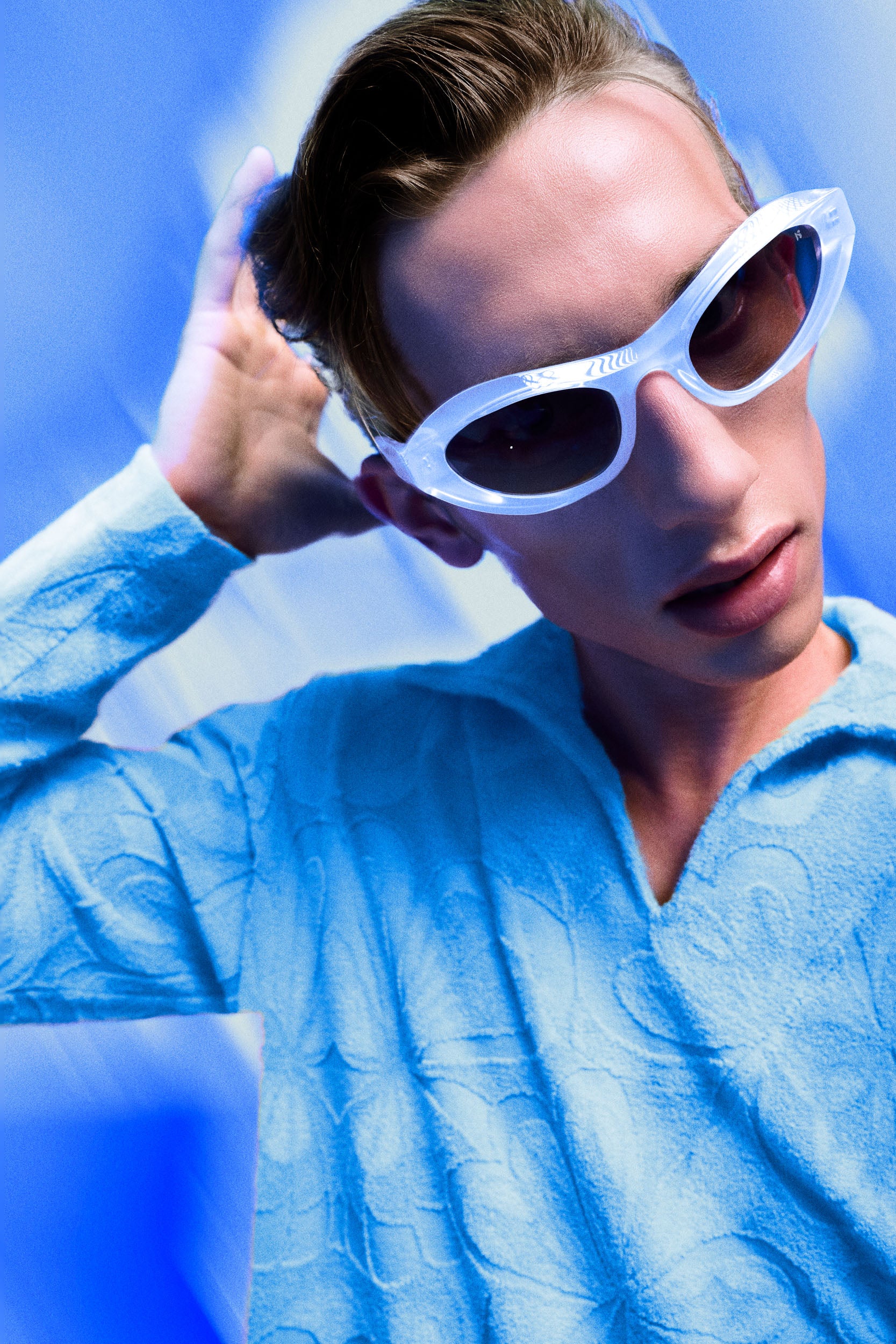 komono-cory-akoya-blue-lunettes-de-soleil-bleues image 2