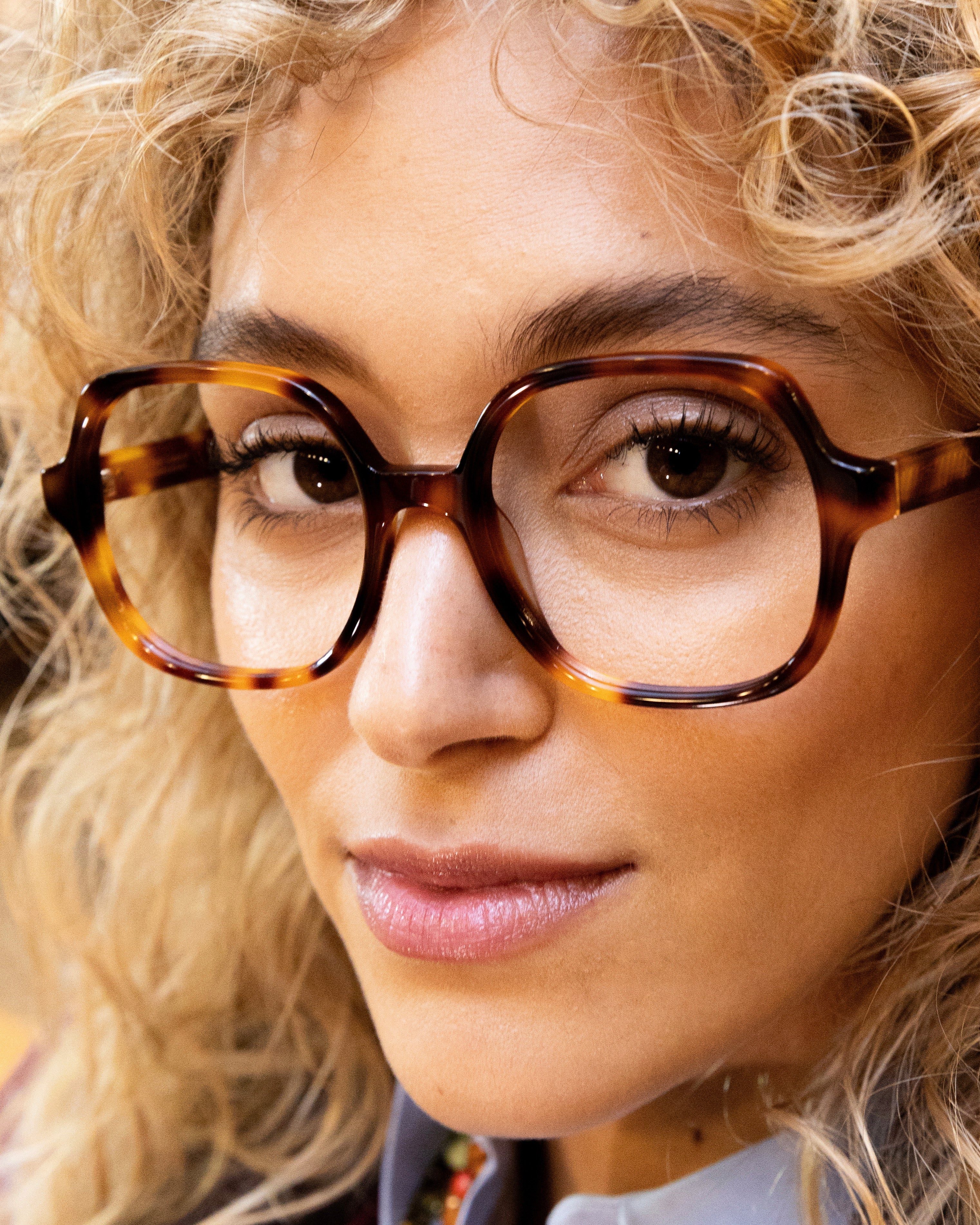le-petit-lunetier-suzie-caille-lunettes-anti-lumi-re-bleue-hexagonales-en-ac-tat image 3