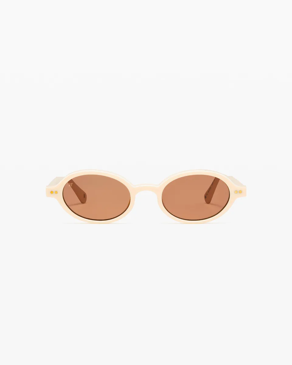 jimmy-fairly-la-elvie-lunettes-de-soleil-ovales-cr-me-femme-pour-l-t image 1