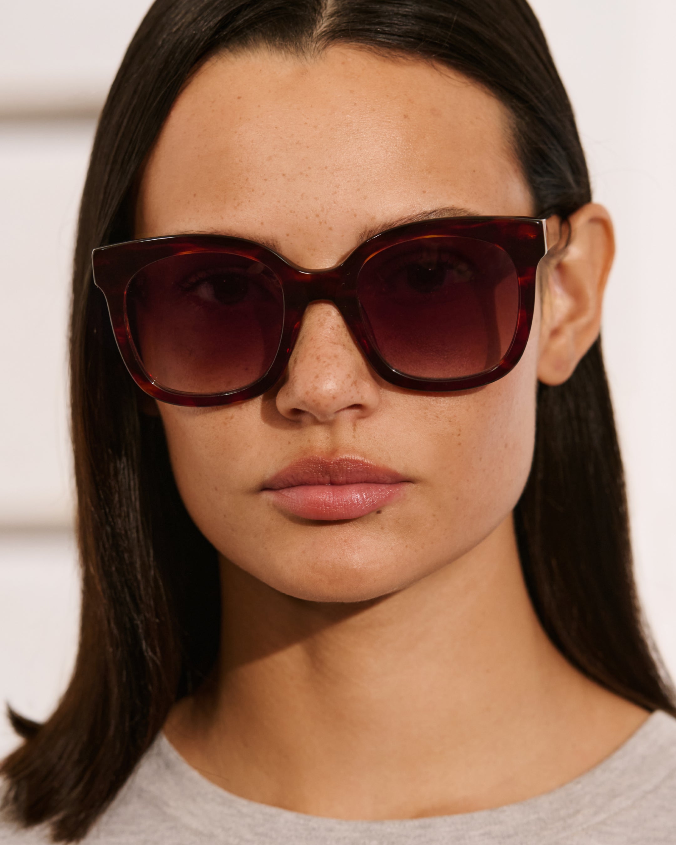 jimmy-fairly-la-shade-lunettes-de-soleil-papillon-oversize-marron-femme image 2