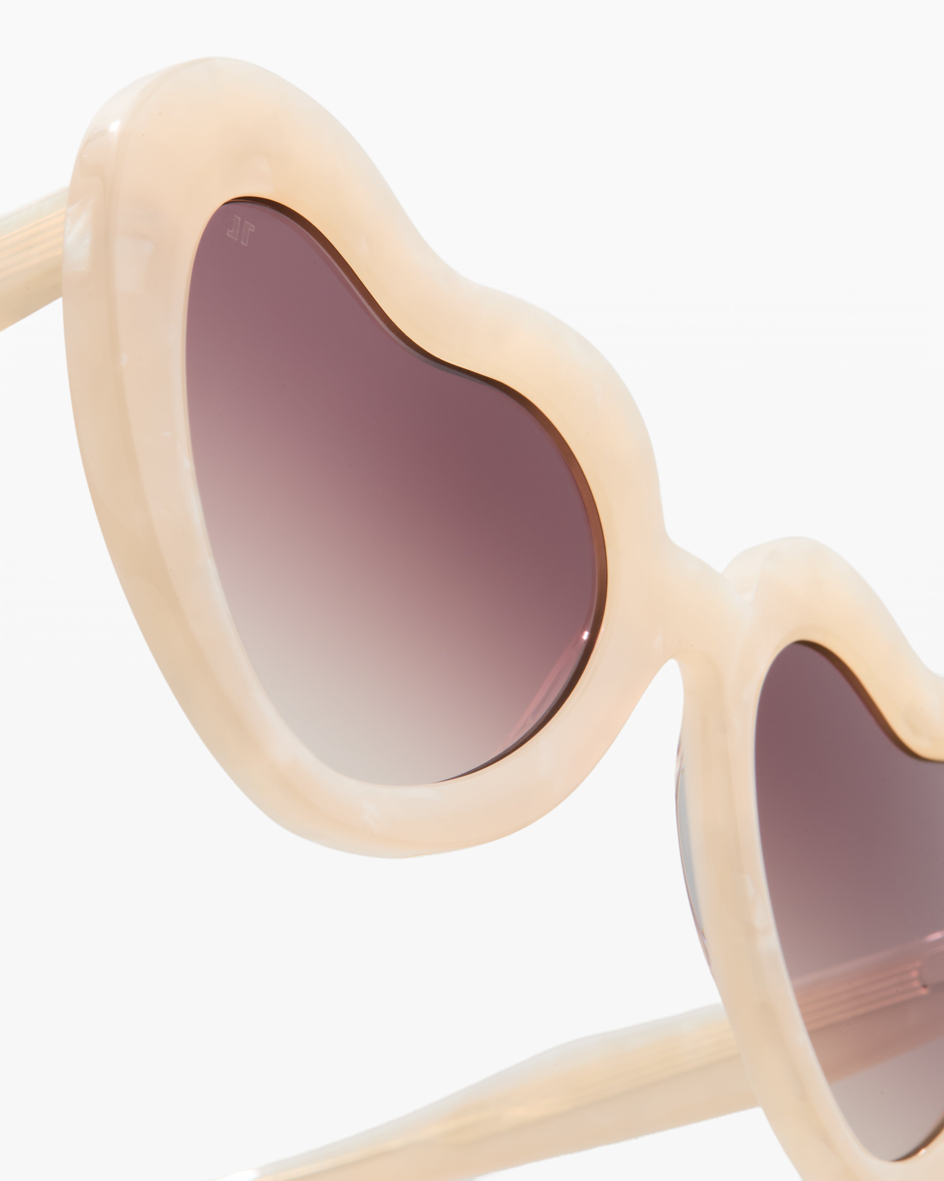 jimmy-fairly-la-coeur-lunettes-de-soleil-coeur-oversize-cr-me-m-femme image 6