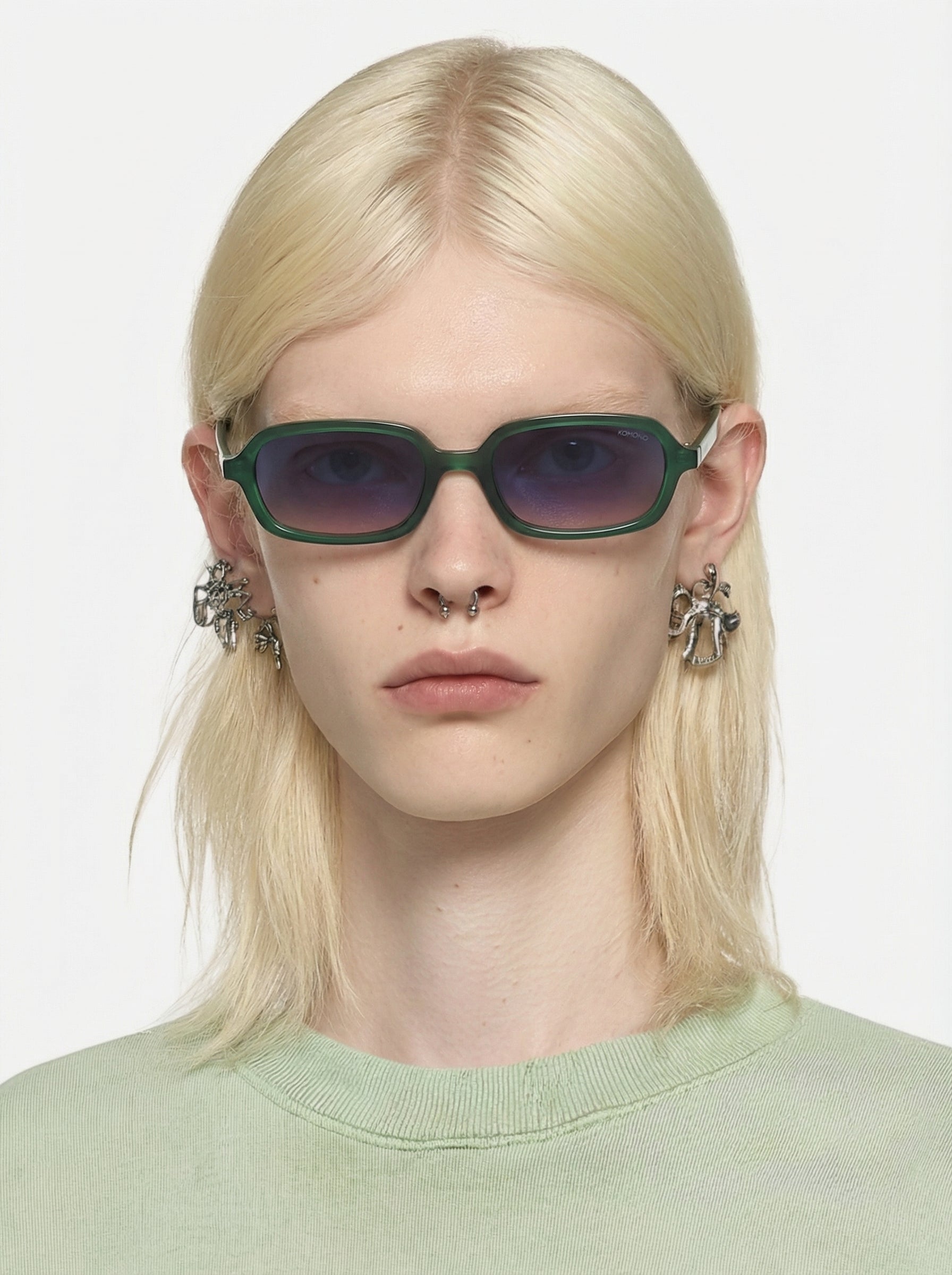 komono-hayden-green-jungle-lunettes-de-soleil-rectangulaires-style-secr-taire-an image 5