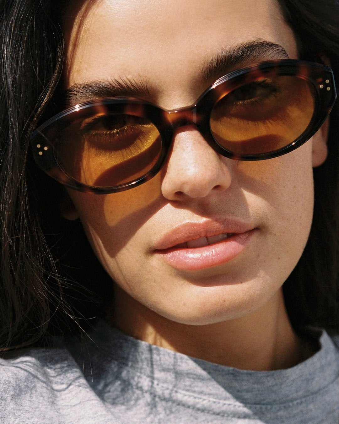 jimmy-fairly-la-vivi-jf-colors-lunettes-de-soleil-ovales-femme-dark-tortoise-med image 8