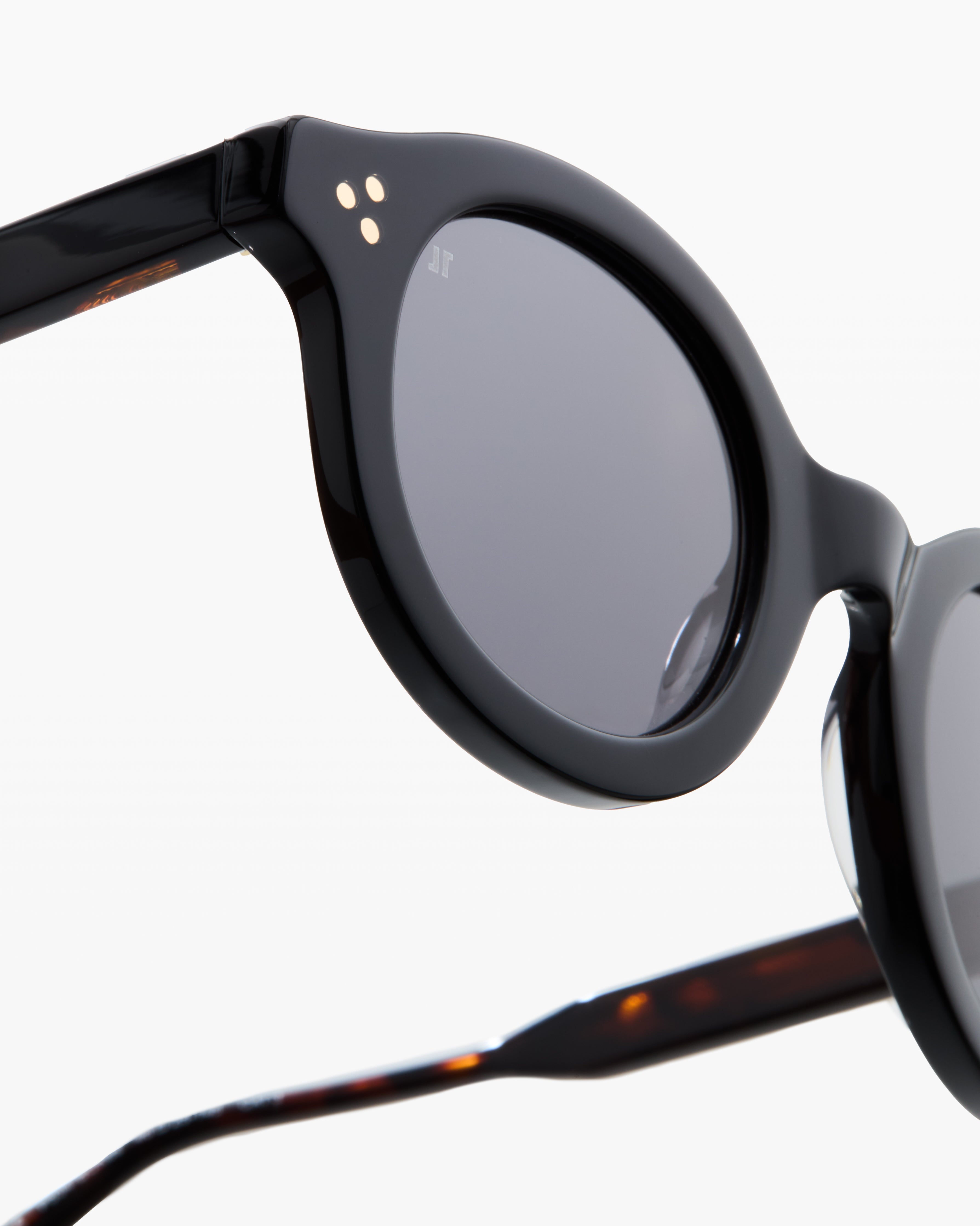 jimmy-fairly-la-gianna-lunettes-de-soleil-rondes-ac-tate-noir-femme-m image 2