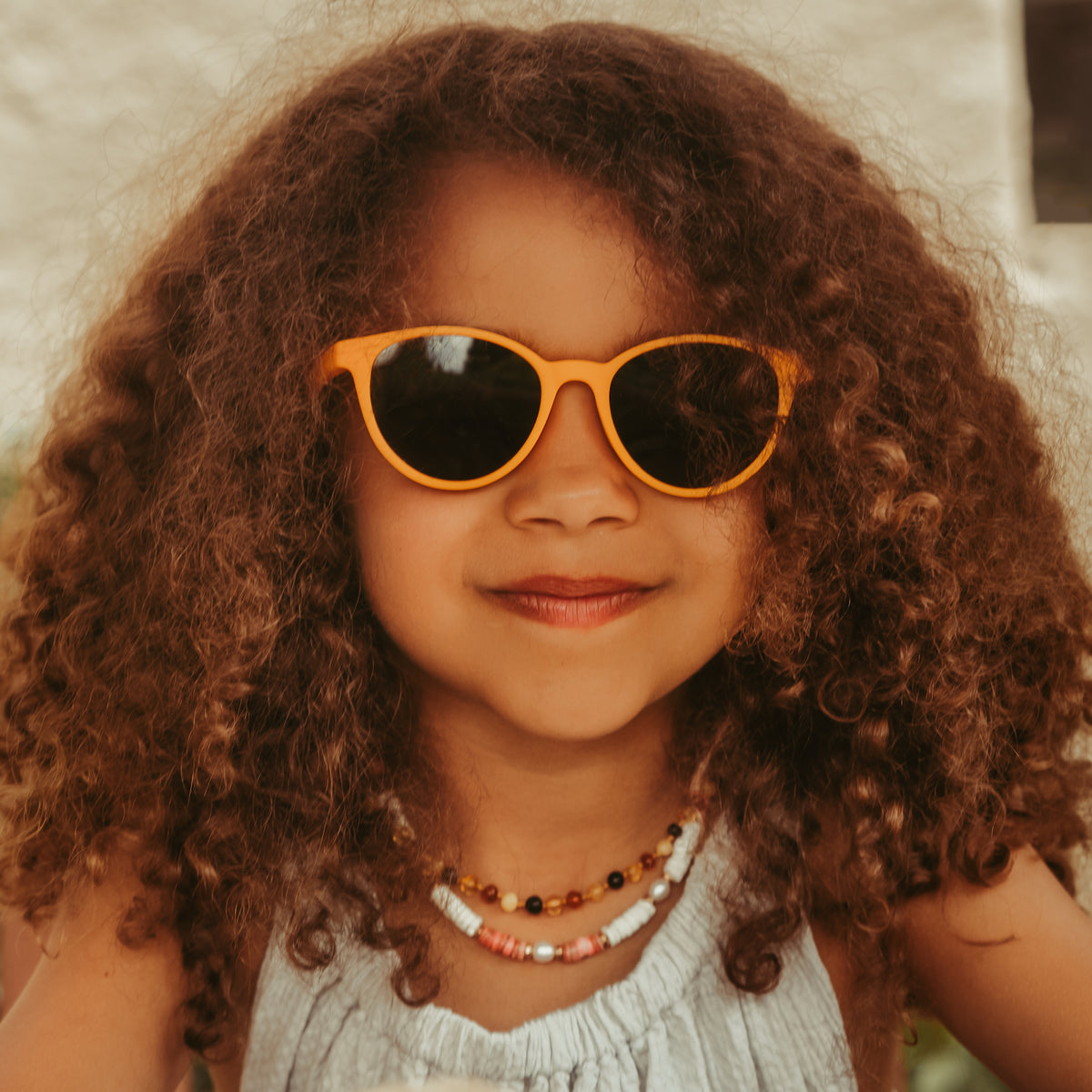 le-petit-lunetier-ana-e-6-10-ans-orange-lunettes-de-soleil-enfant image 2
