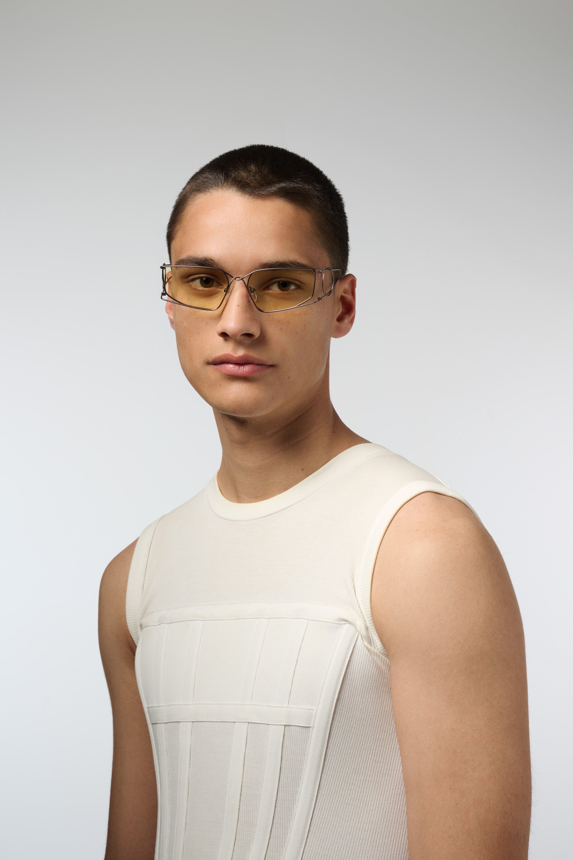 komono-x-gabrielle-szwarcenberg-gun-lunettes-de-soleil-collection-romeo-dition-c image 5