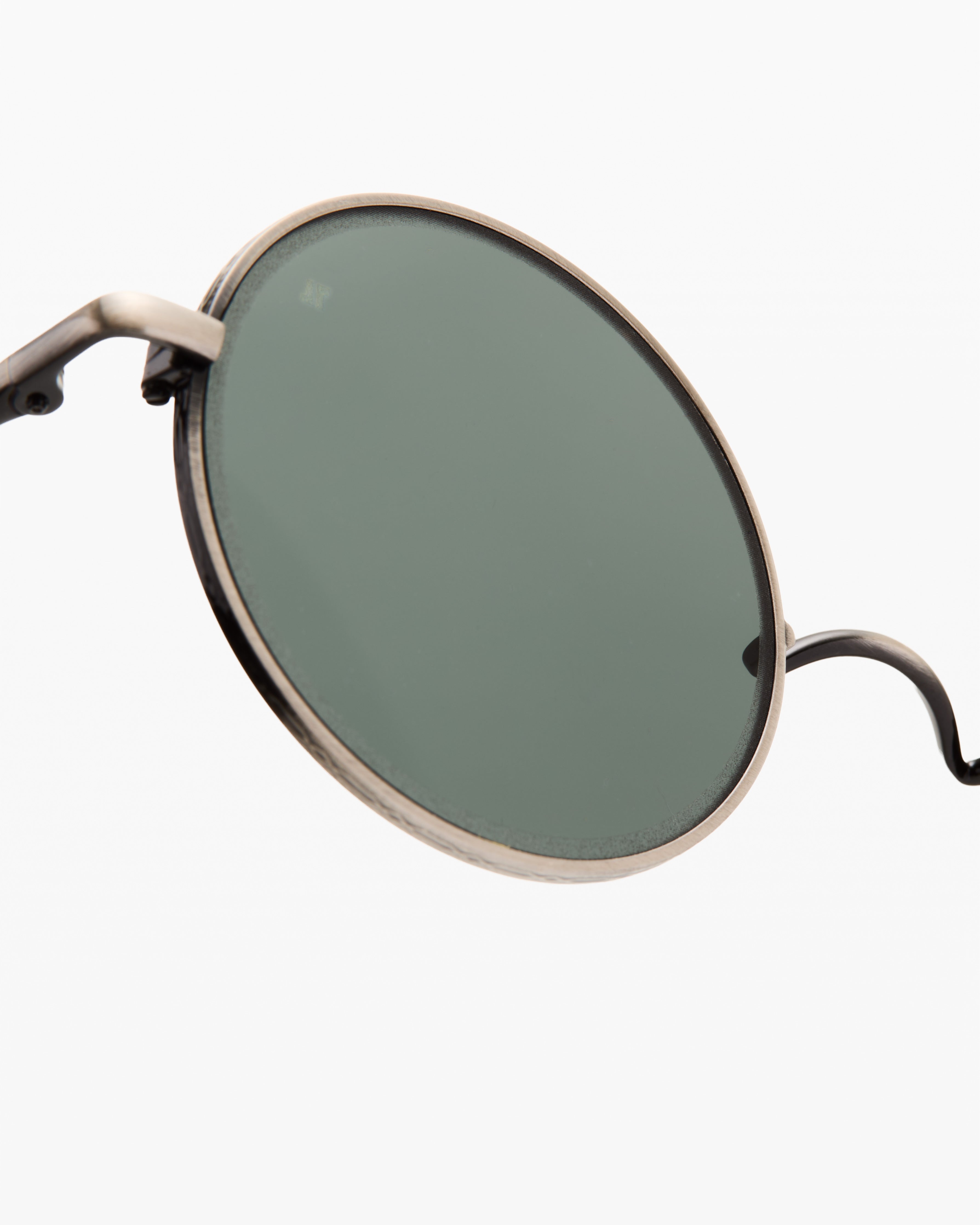 jimmy-fairly-la-malo-lunettes-de-soleil-rondes-en-titane-argent-homme image 3
