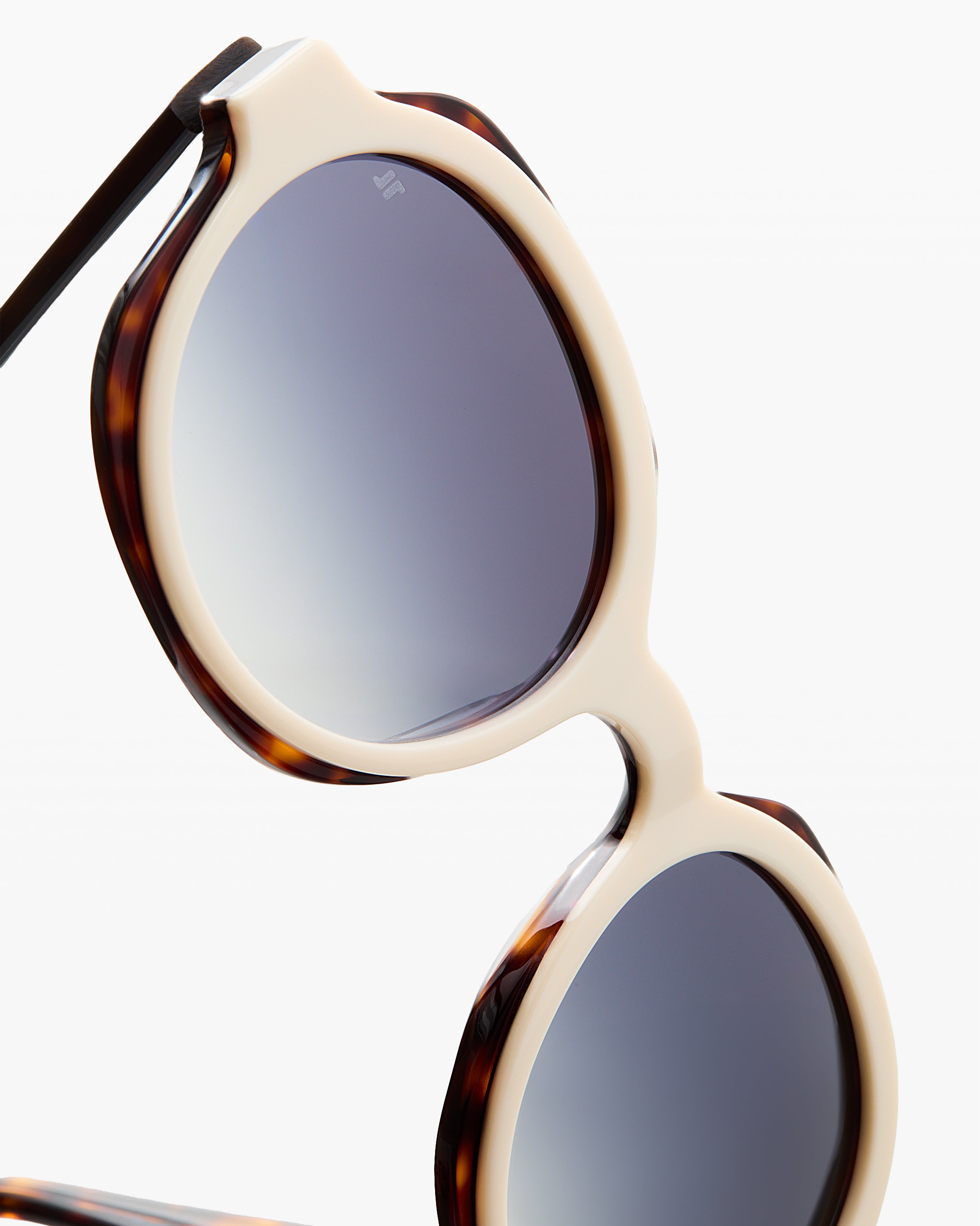jimmy-fairly-la-fara-lunettes-de-soleil-carr-es-oversize-en-ac-tate-cr-me-femme image 4