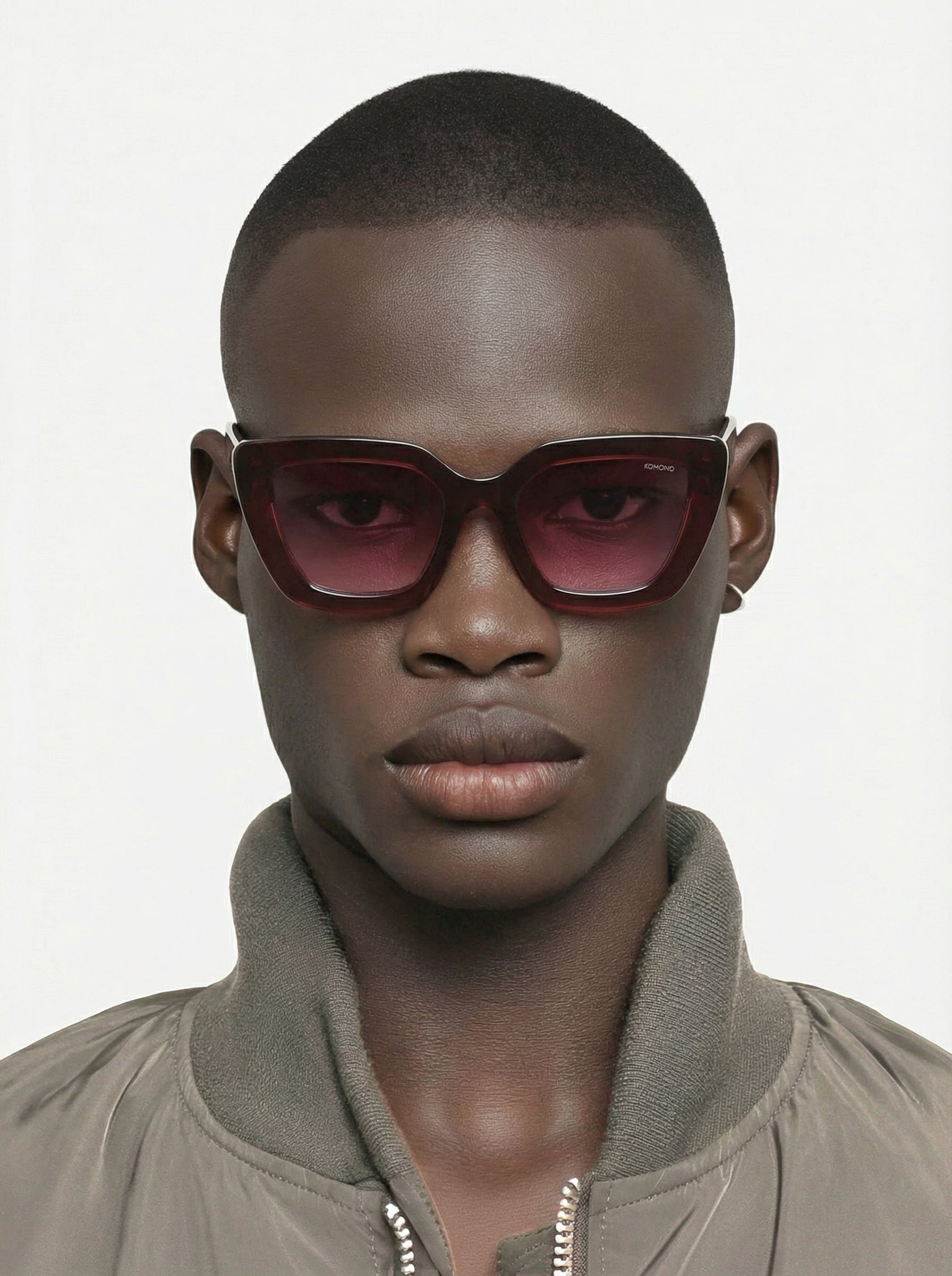komono-serena-ruby-lunettes-de-soleil-il-de-chat-rouges-audacieuses image 5