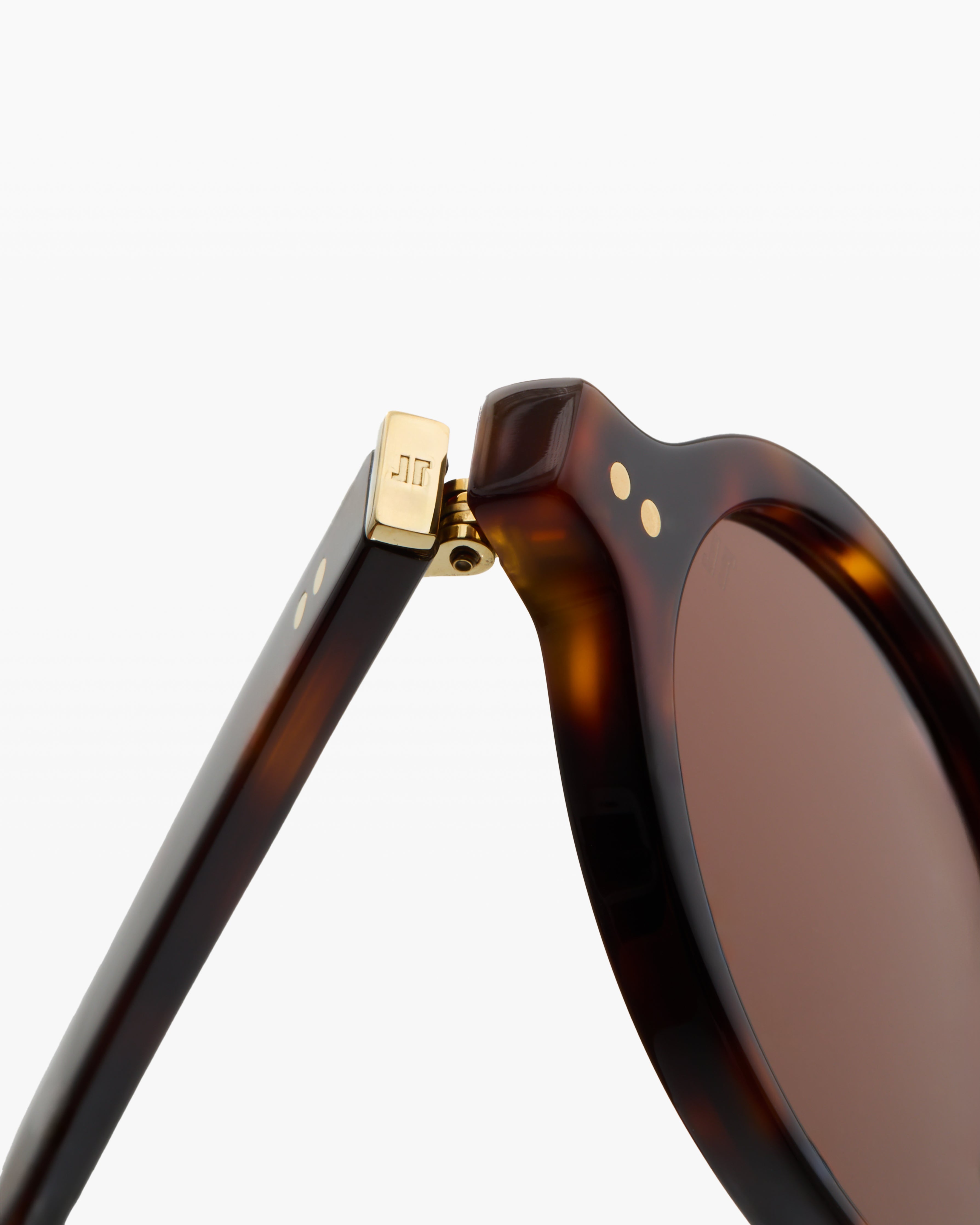 jimmy-fairly-la-elvie-l-lunettes-de-soleil-ovales-en-ac-tate-caille-grand-format image 4