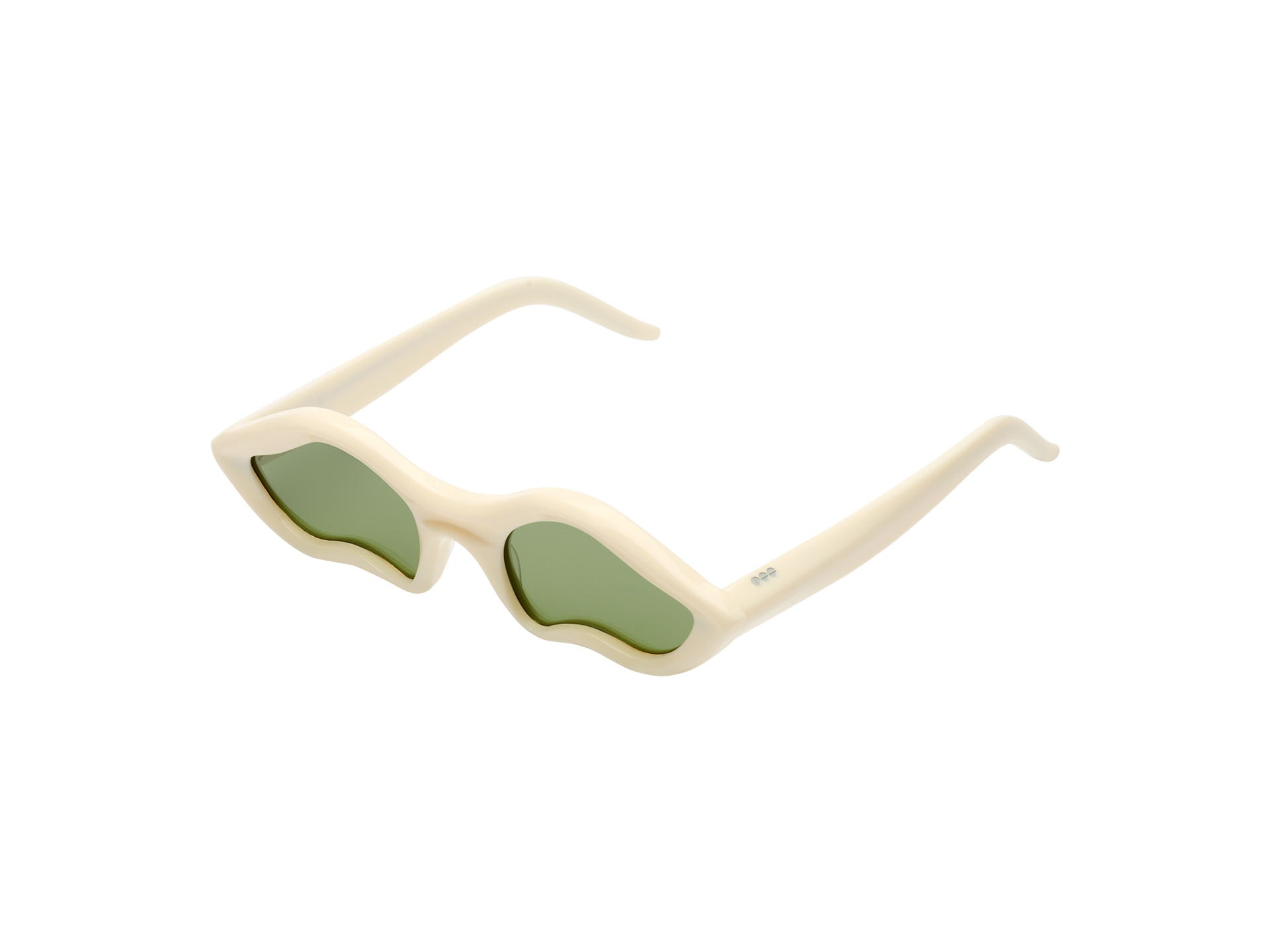 komono-x-byeongho-lee-ivory-lunettes-de-soleil-translucides-next image 3