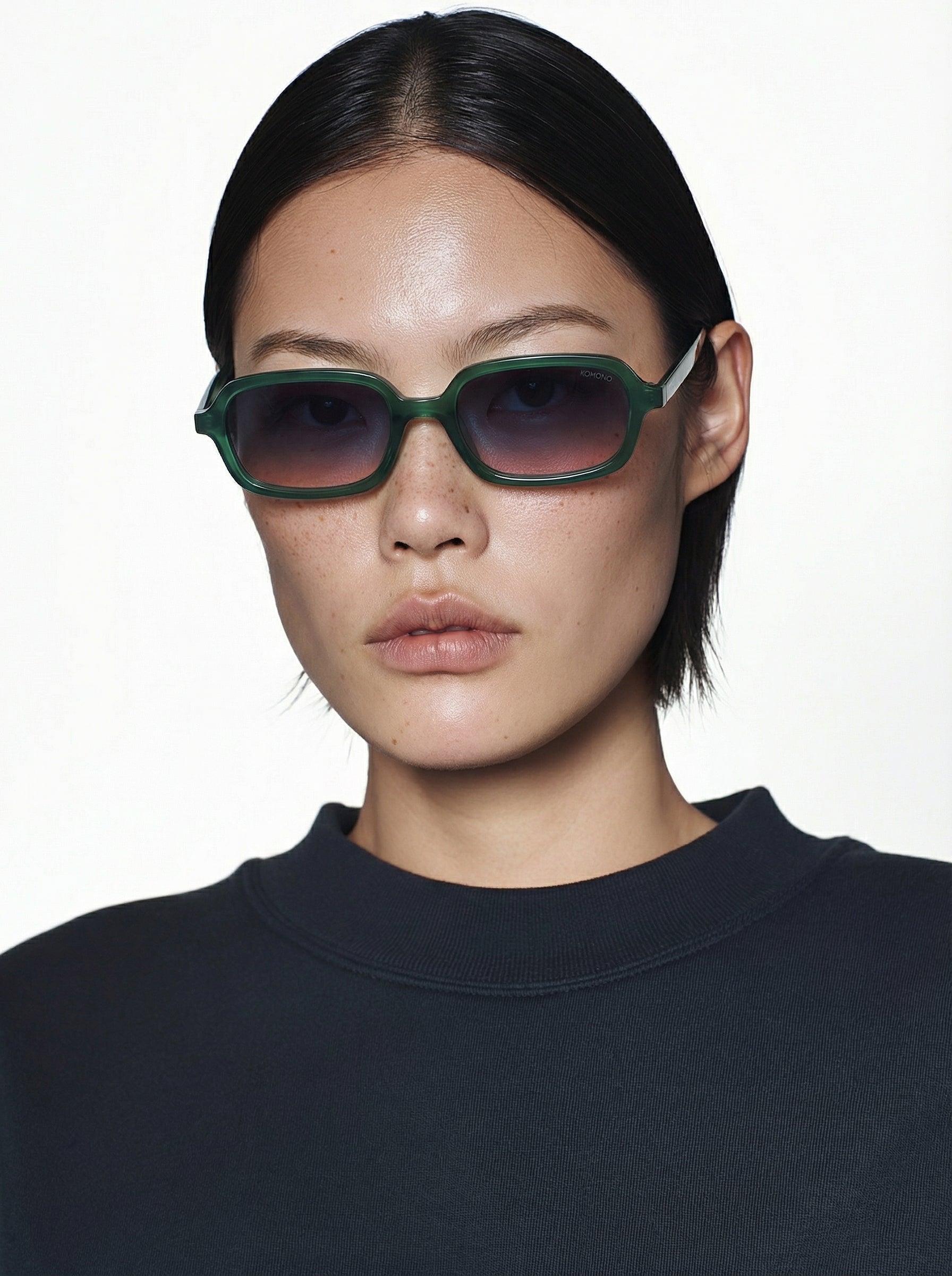 komono-hayden-green-jungle-lunettes-de-soleil-rectangulaires-style-secr-taire-an image 4