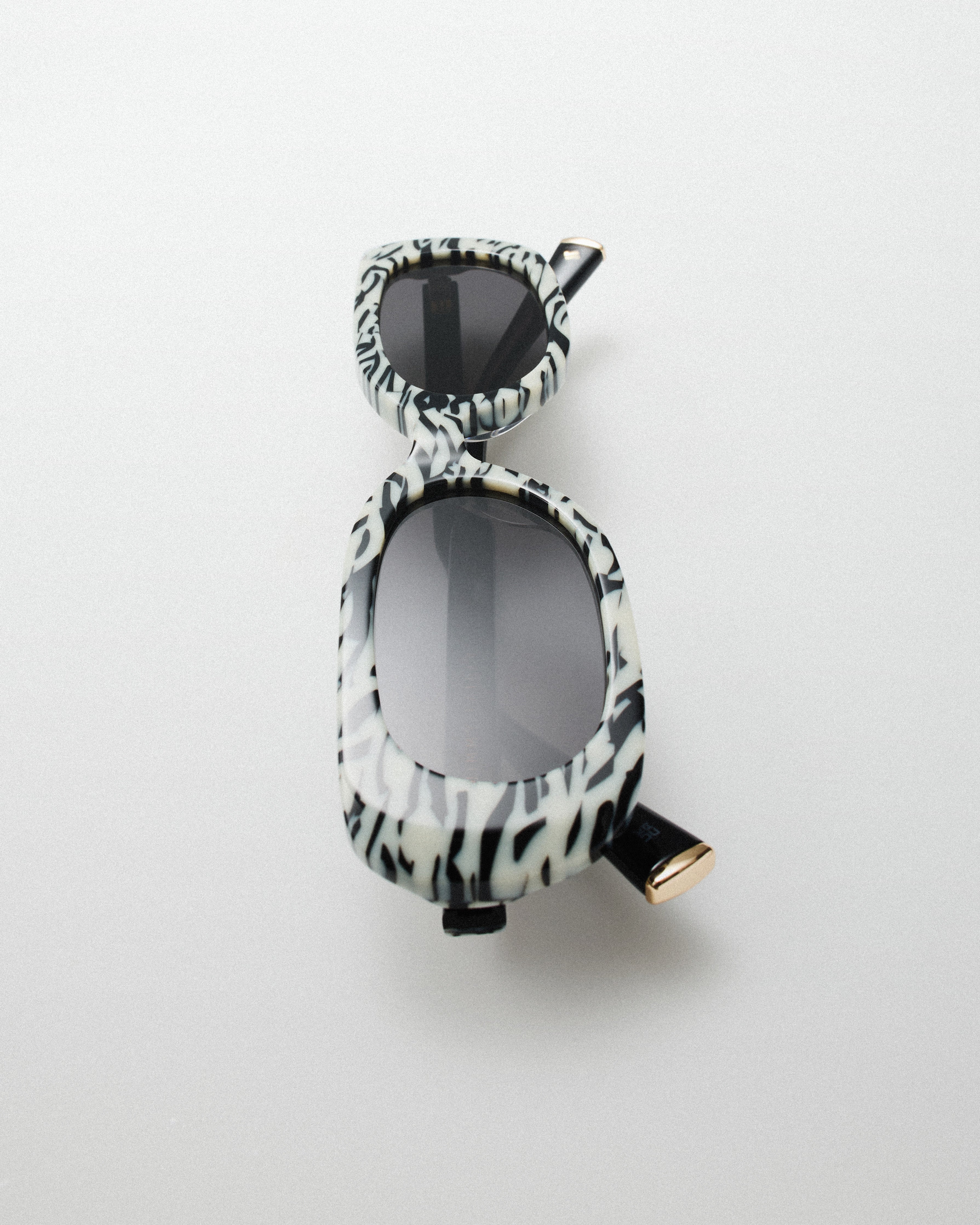 jimmy-fairly-la-yana-lunettes-de-soleil-rectangulaires-ac-tate-m-daillon-dor image 3