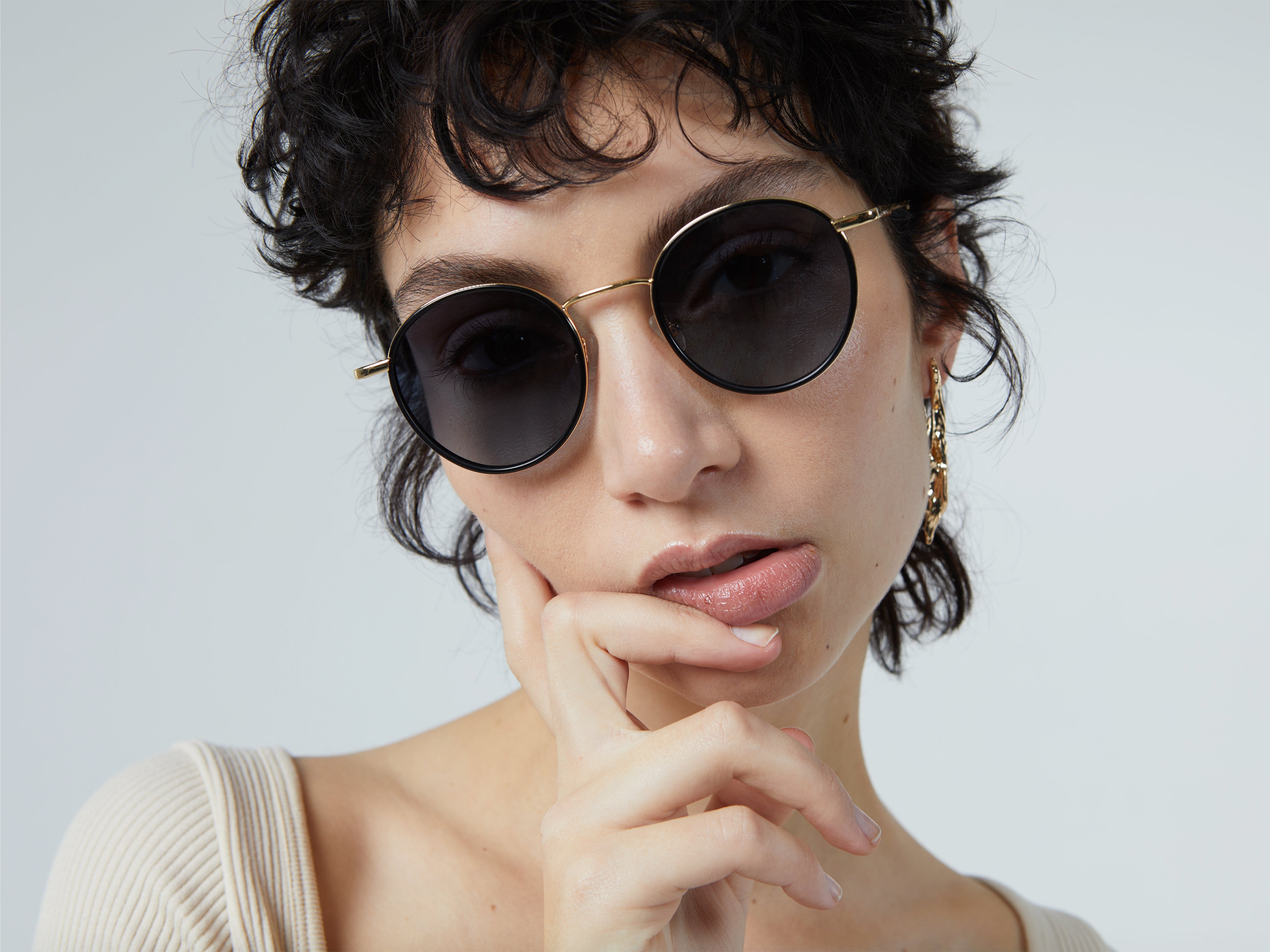komono-pete-gold-black-lunettes-ovale-acier-inoxydable image 4