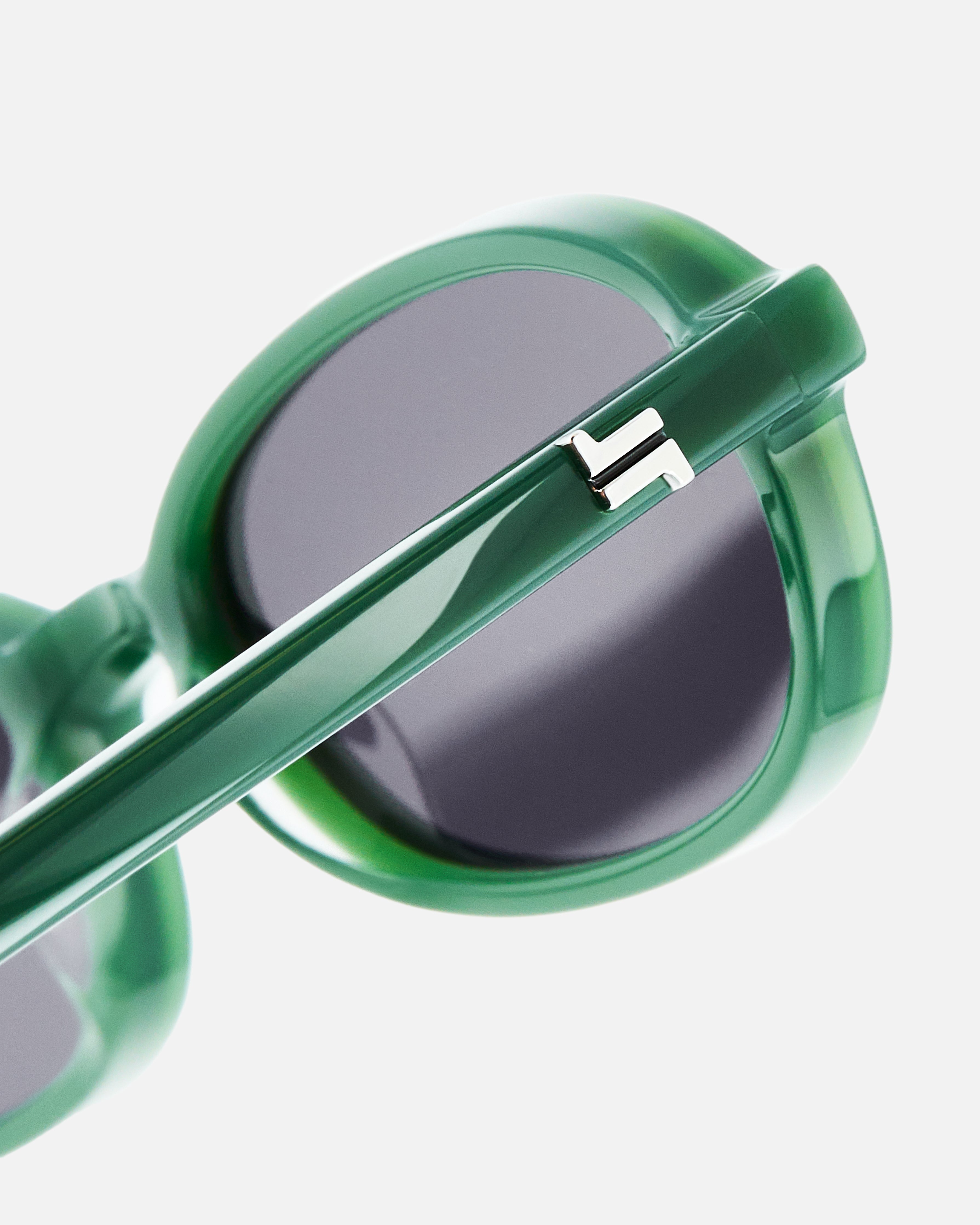 jimmy-fairly-la-emmy-lunettes-de-soleil-ovales-vertes-look-90s-medium image 5