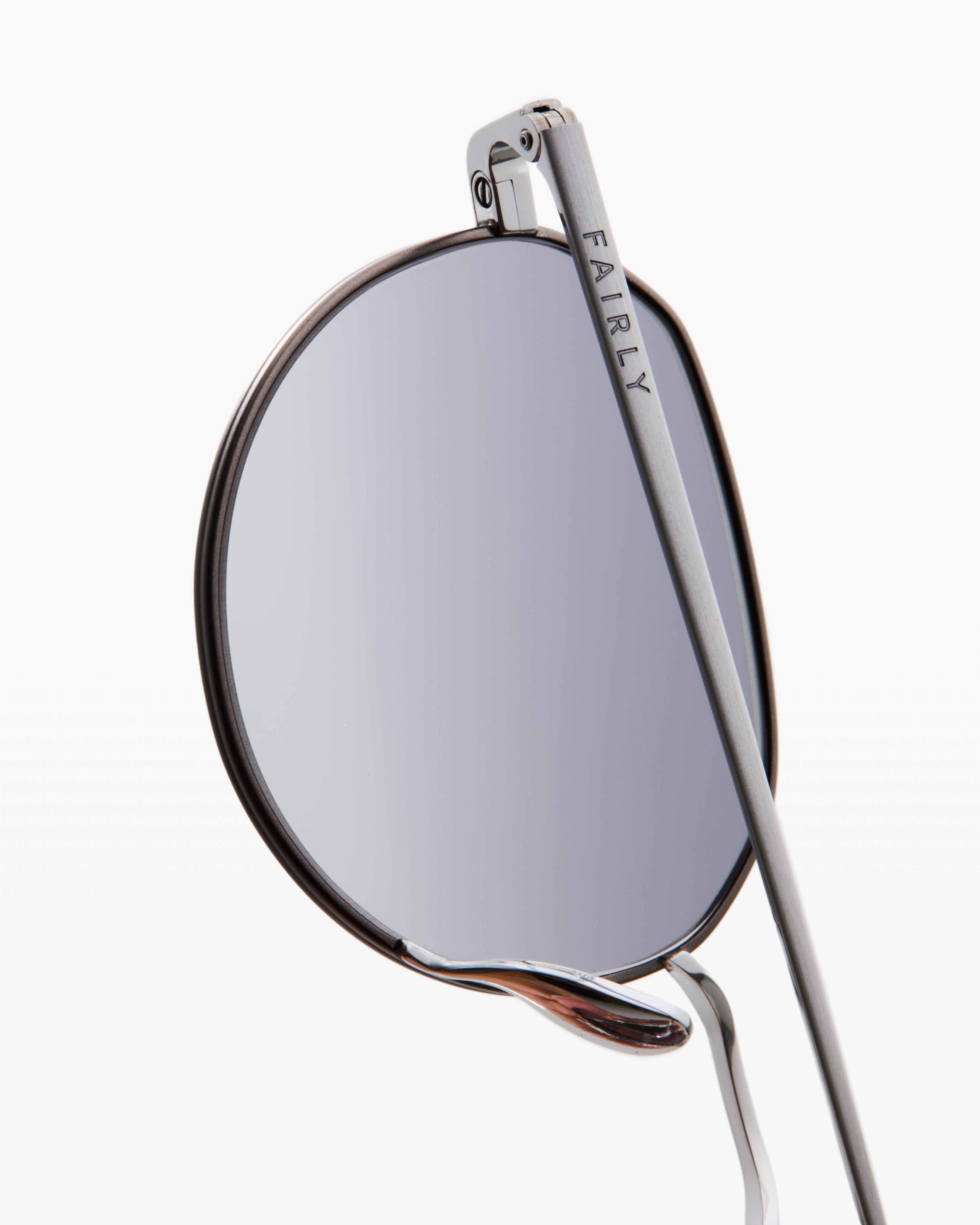 jimmy-fairly-la-altea-lunettes-de-soleil-rondes-en-titane-argent-homme image 2