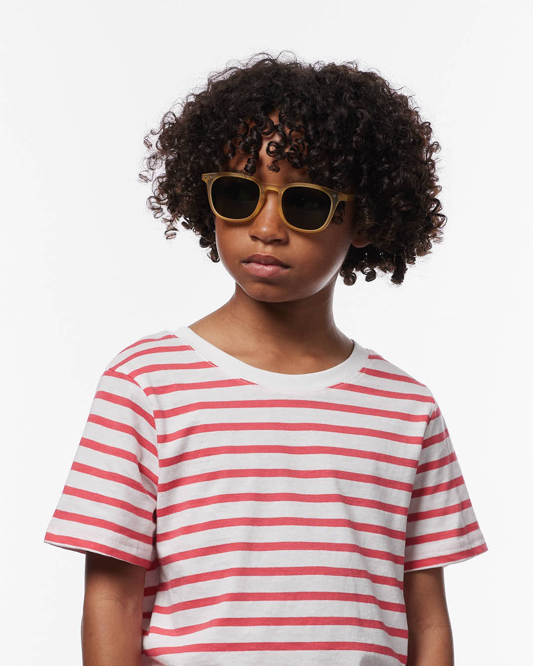 izipizi-mini-me-e-yellow-honey-duo-lunettes-de-soleil-adulte-et-enfant image 2