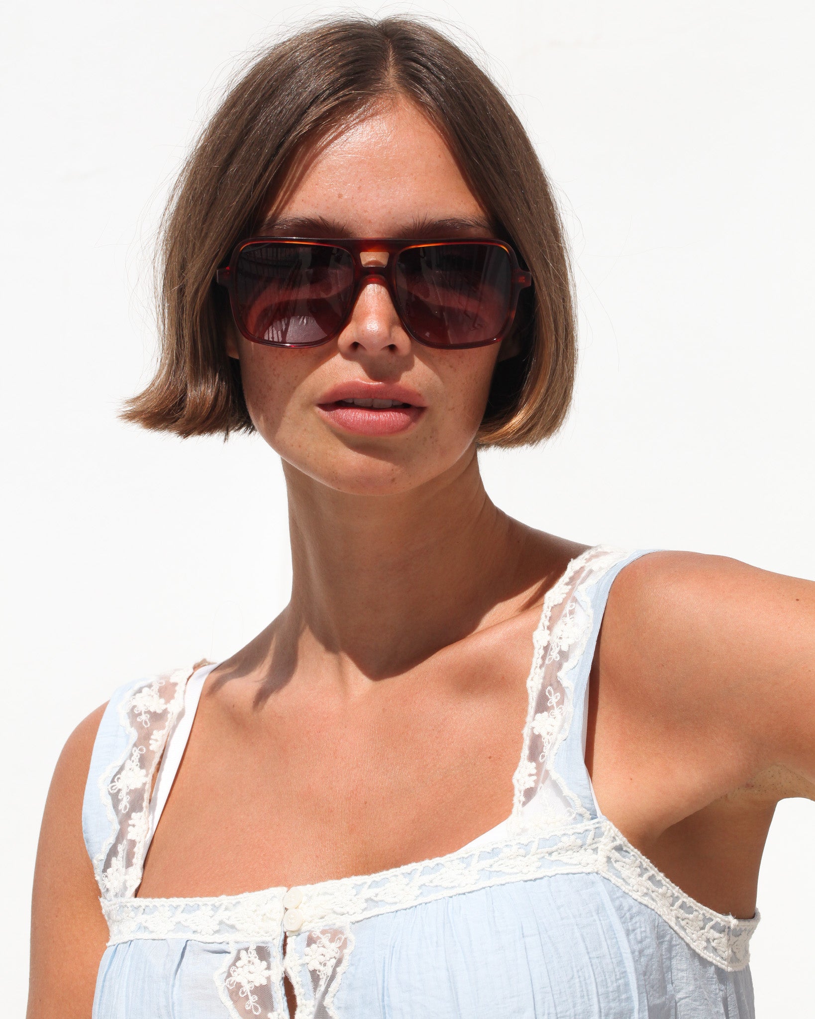 le-petit-lunetier-lewis-caille-rouge-lunettes-de-soleil-aviateur-ac-tate image 3