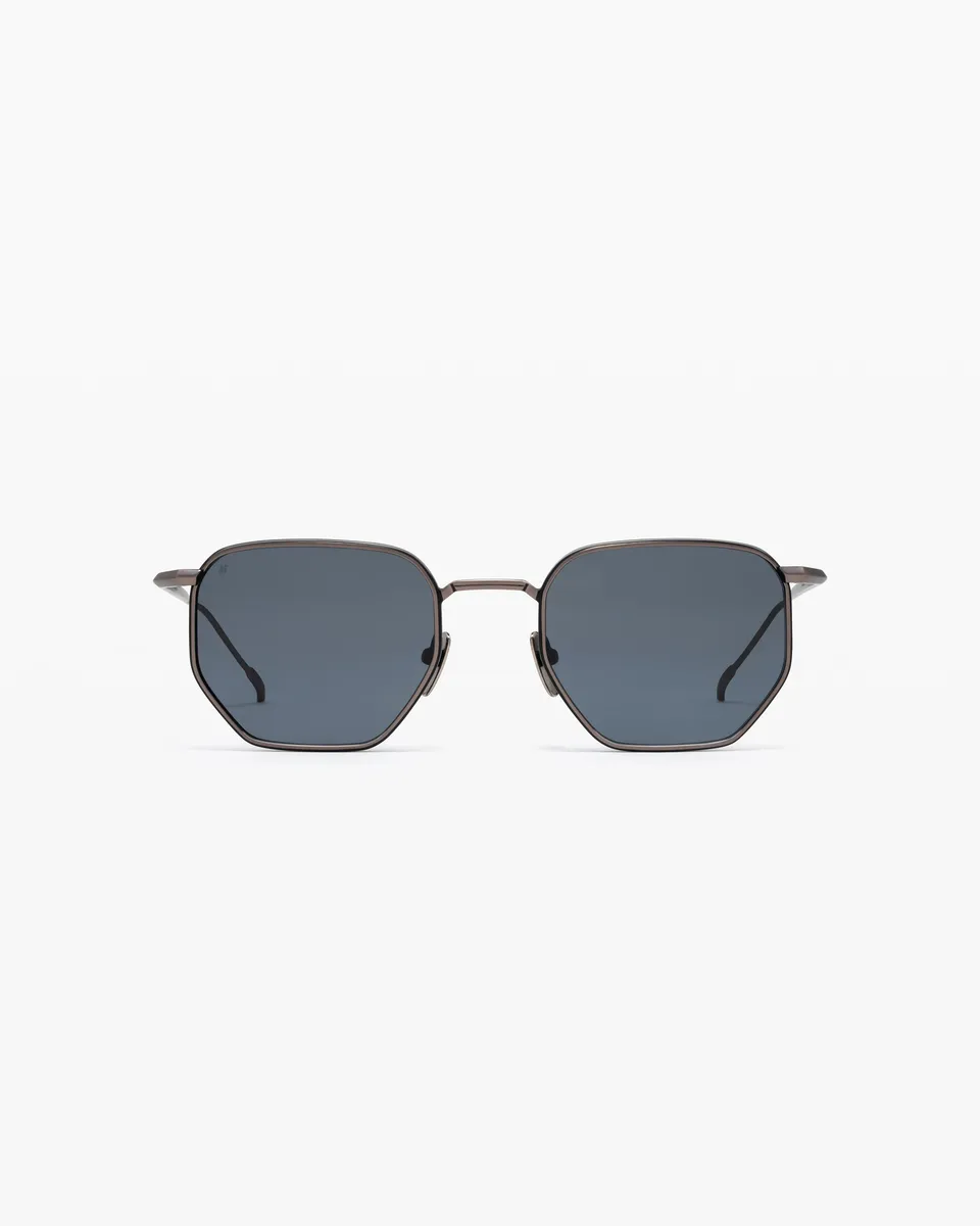 jimmy-fairly-la-isha-lunettes-de-soleil-hexagonales-en-titane-japonais-gunmetal- image 1