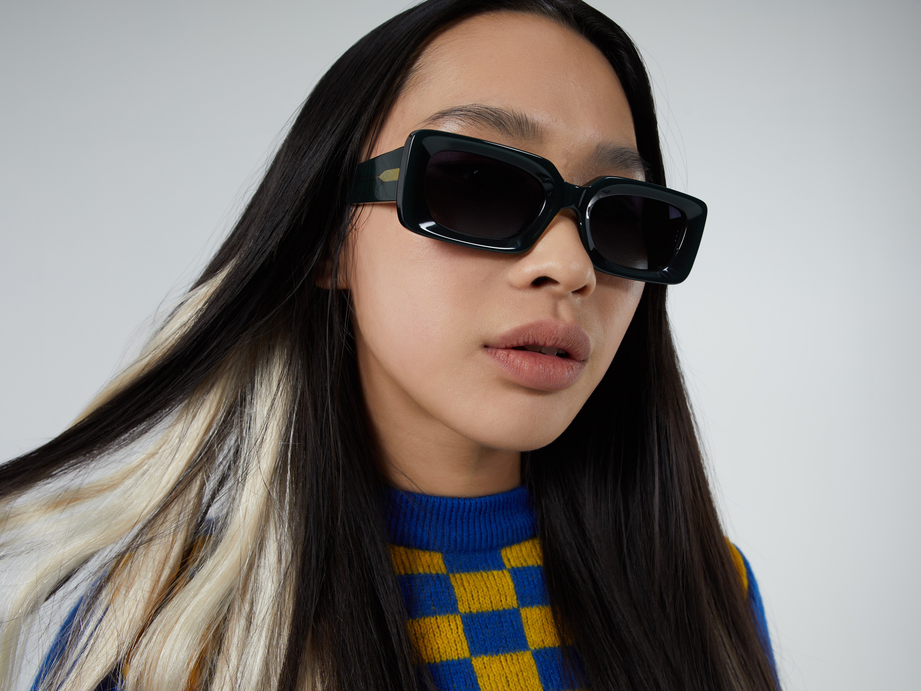 komono-o-black-sage-lunettes-de-soleil-carr-es-unisexes-komono-x-tom-eerebout image 3