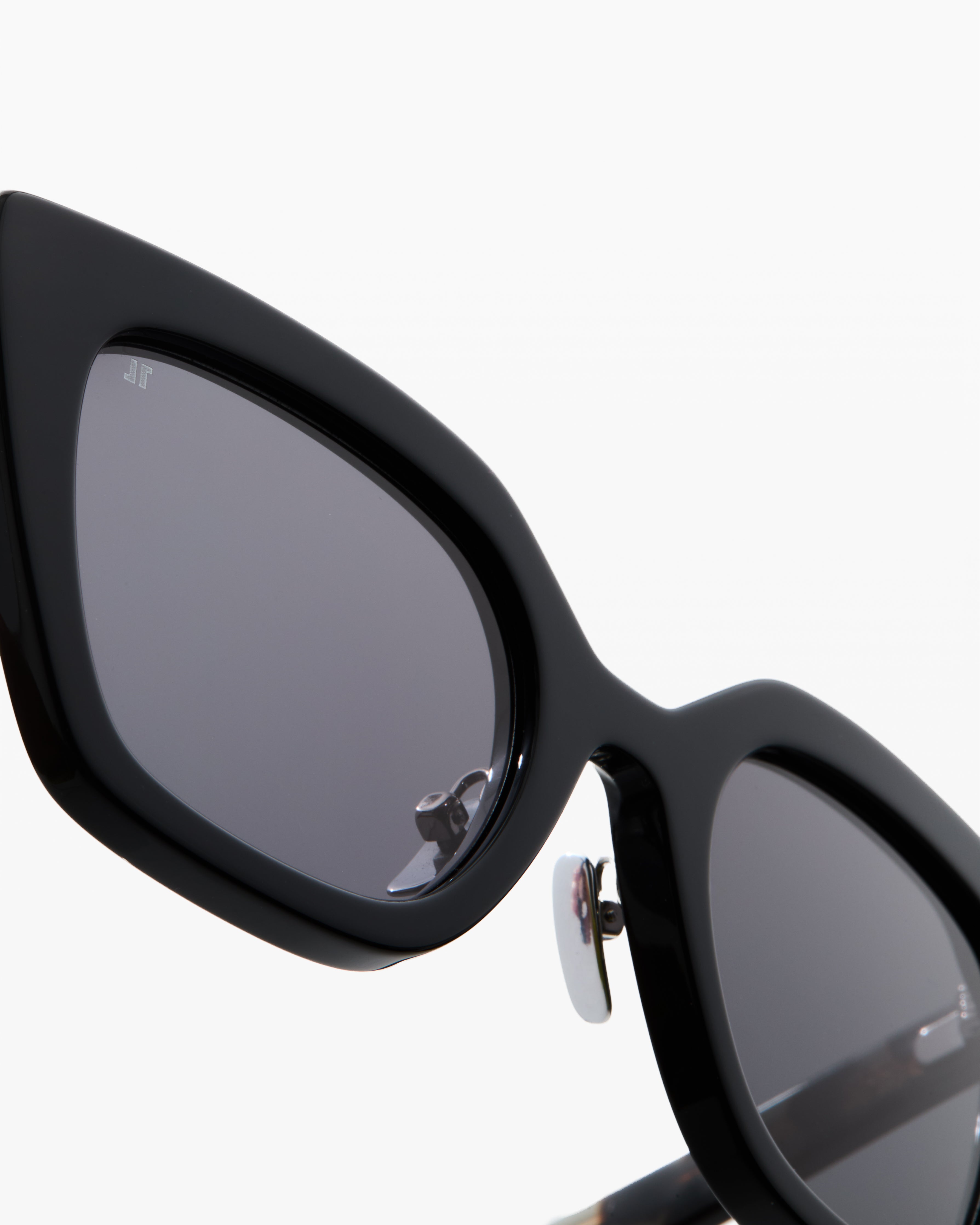 jimmy-fairly-la-wind-lunettes-de-soleil-papillon-noire-femme image 6