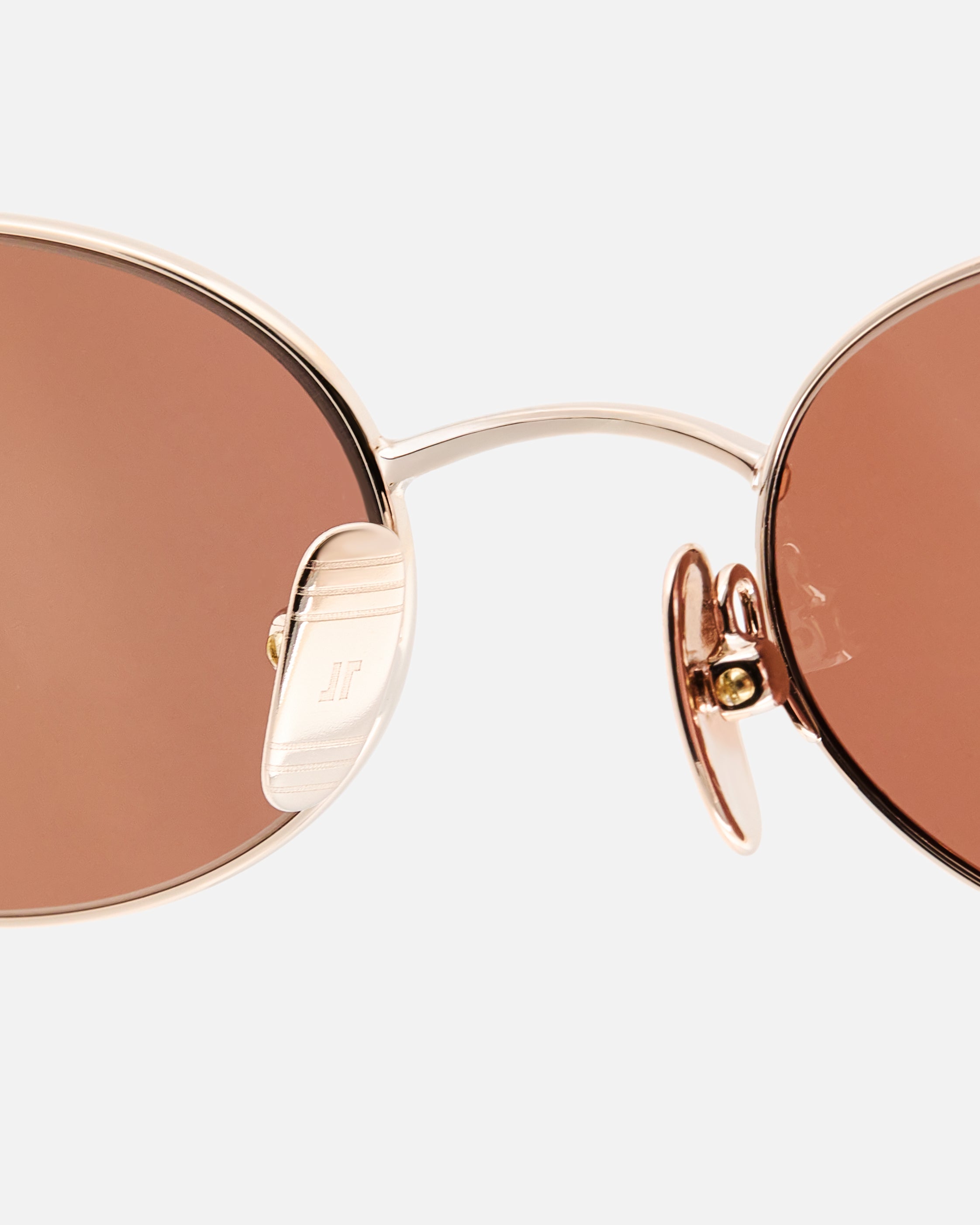jimmy-fairly-la-elvie-lunettes-de-soleil-ovales-en-acier-inoxydable-dor-cat-gori image 4